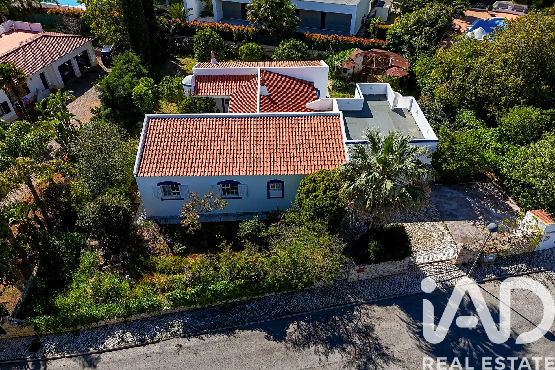 Spacious 3-Bedroom House with Terrace and Parking in Sunny Portimão - View image 37 of 37