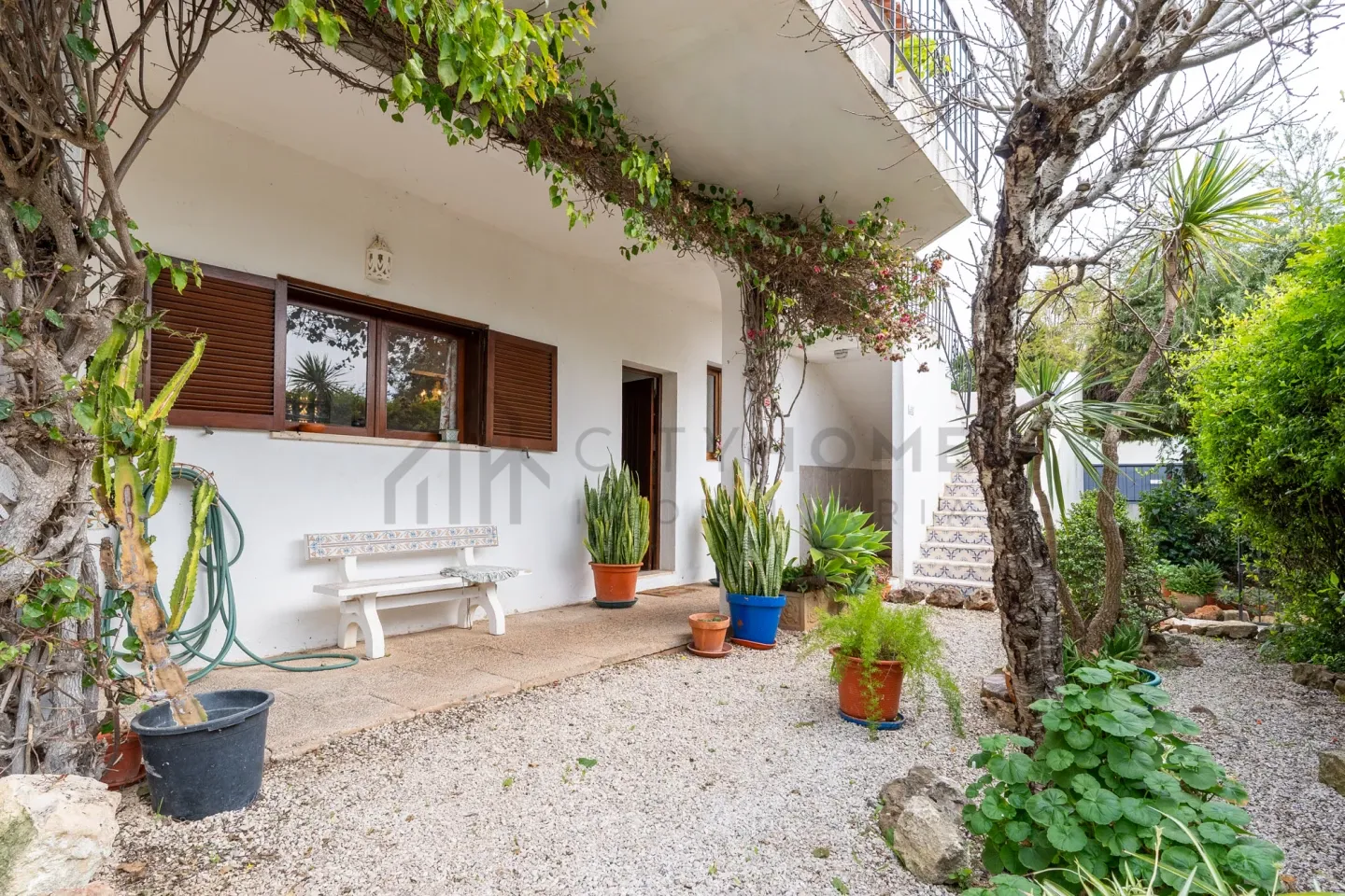 Spacious 5-Bedroom Home with Pool and Garden in Paderne, Albufeira - Image 2