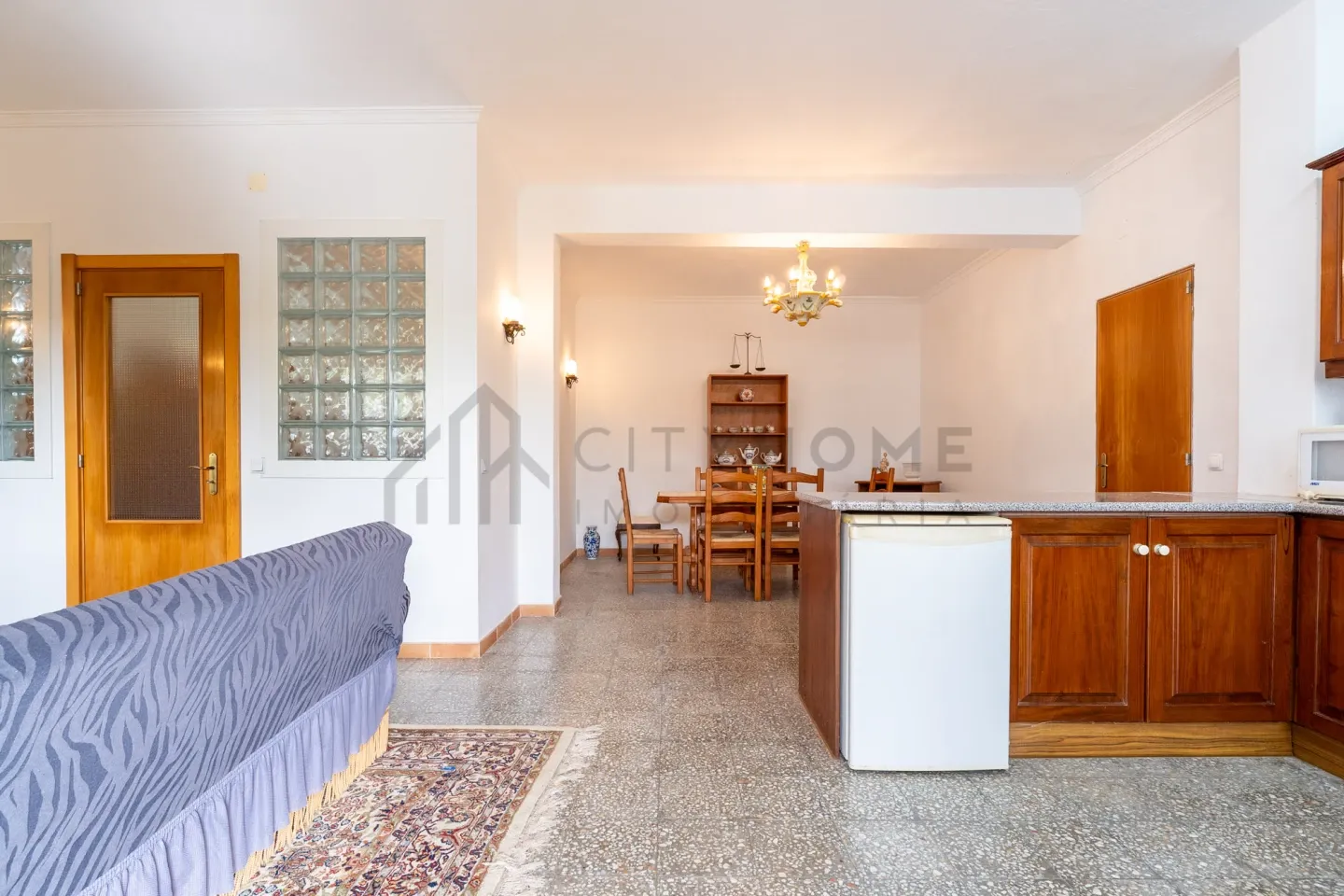 Spacious 5-Bedroom Home with Pool and Garden in Paderne, Albufeira - Image 4