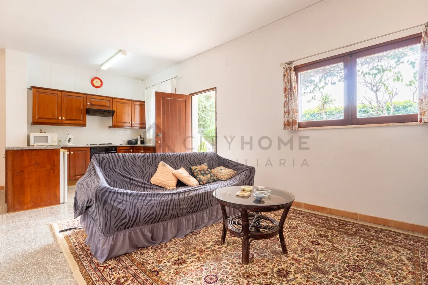 Spacious 5-Bedroom Home with Pool and Garden in Paderne, Albufeira - View image 8 of 44