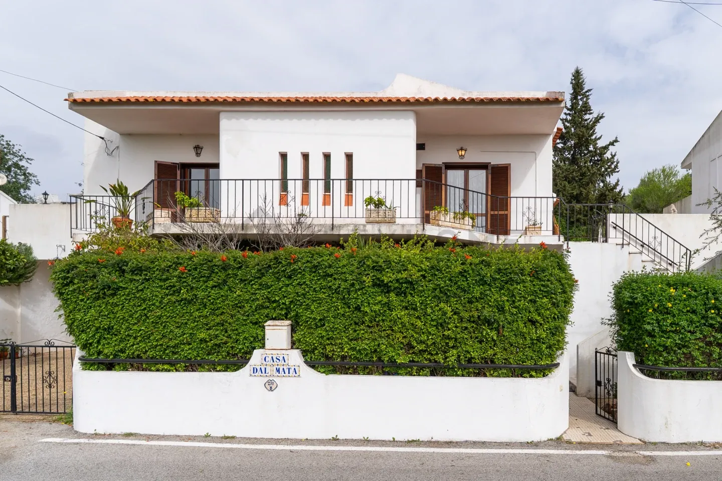 Spacious 5-Bedroom Home with Pool and Garden in Paderne, Albufeira - View image 12 of 44