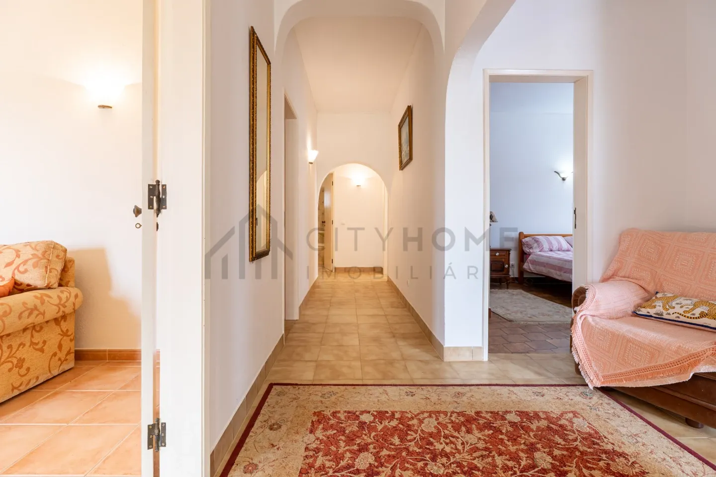 Spacious 5-Bedroom Home with Pool and Garden in Paderne, Albufeira - View image 14 of 44