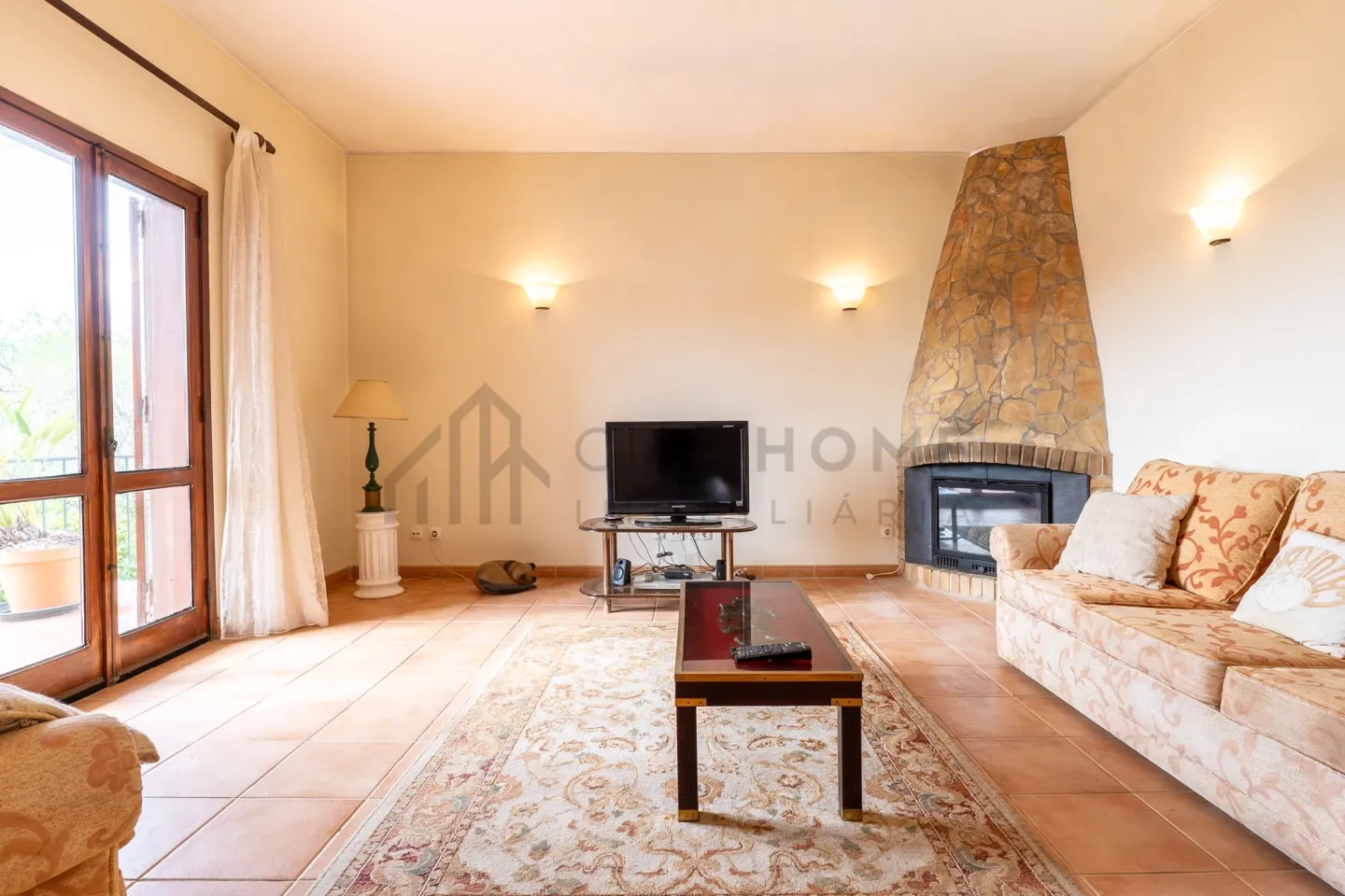 Spacious 5-Bedroom Home with Pool and Garden in Paderne, Albufeira - View image 15 of 44