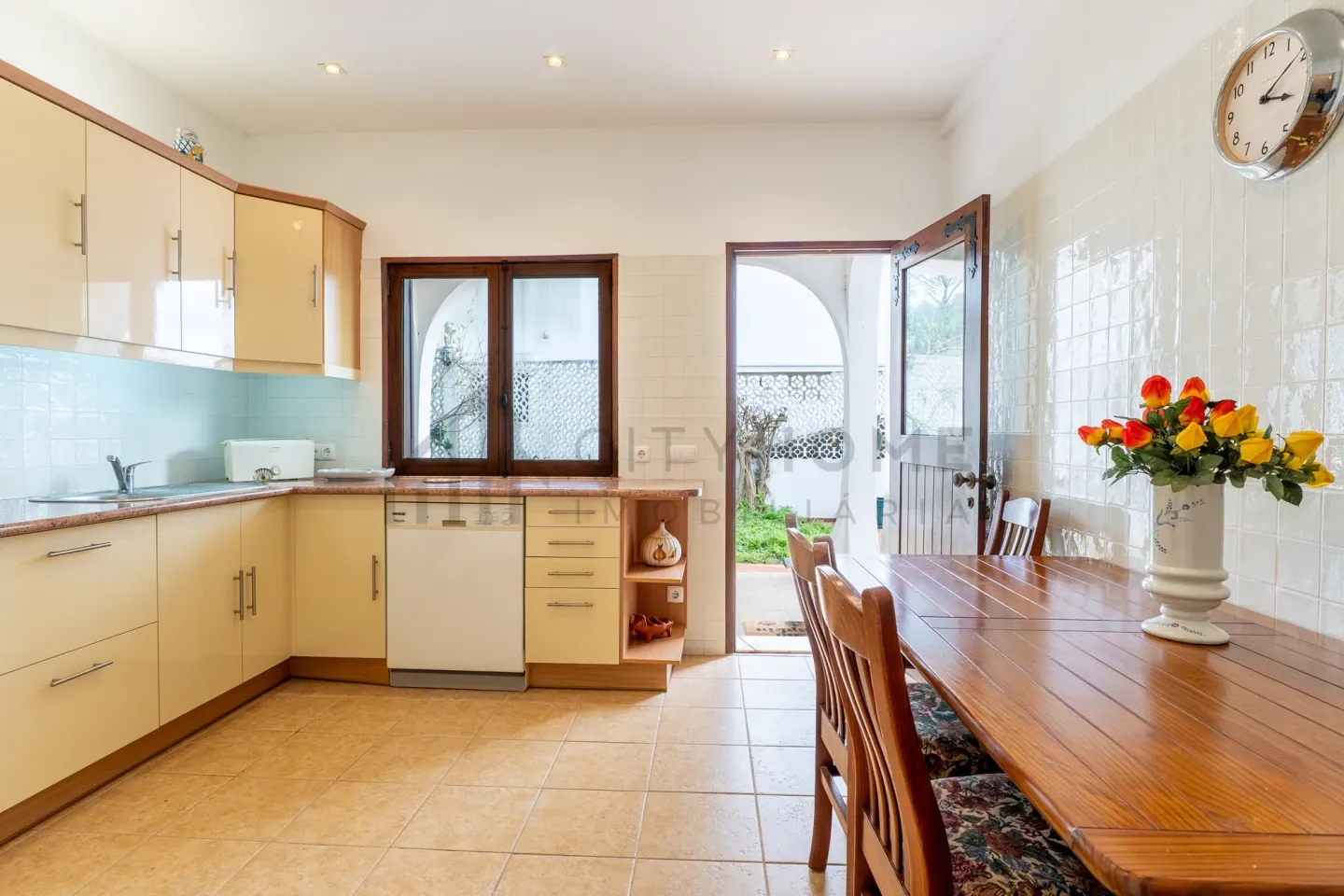 Spacious 5-Bedroom Home with Pool and Garden in Paderne, Albufeira - View image 19 of 44