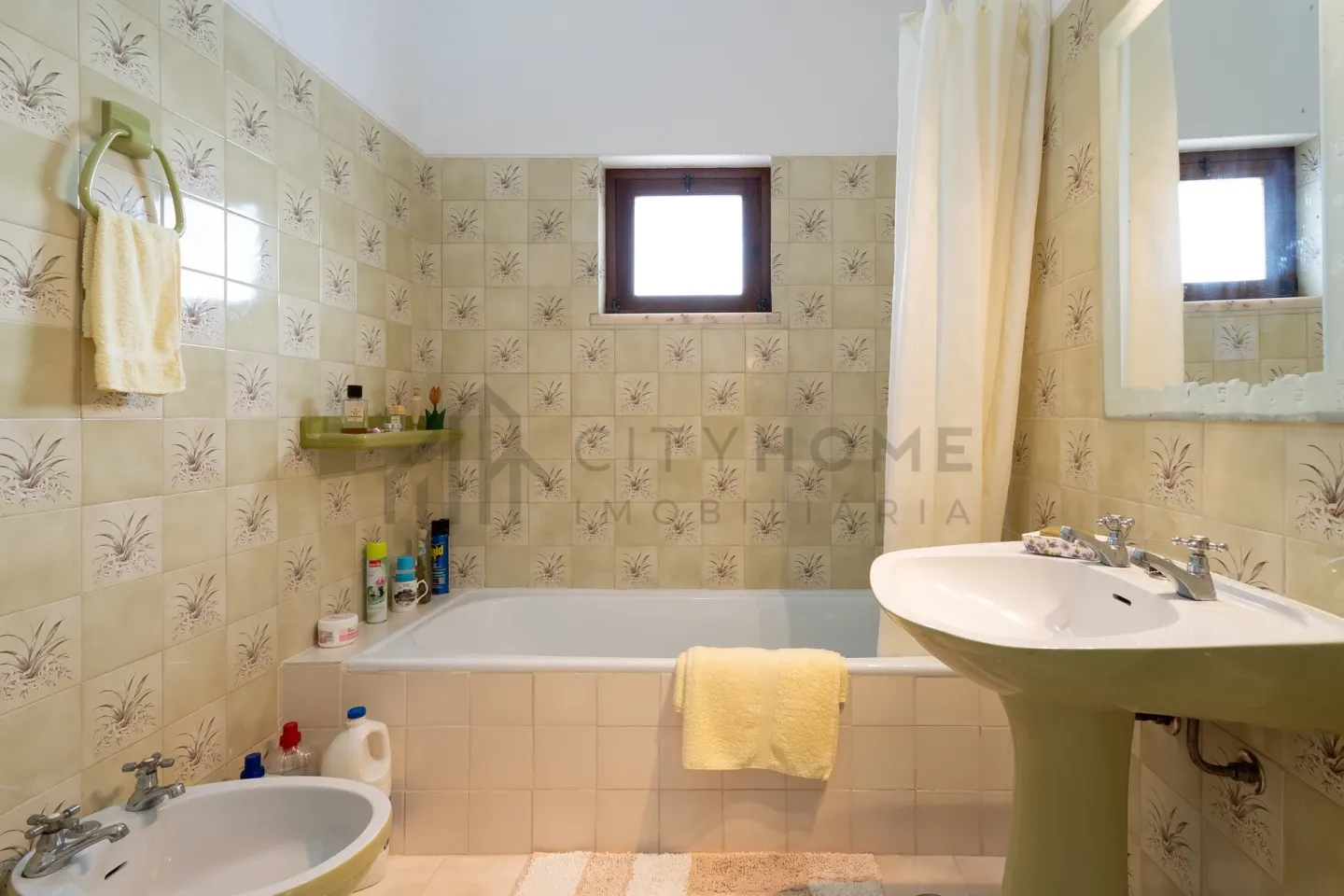 Spacious 5-Bedroom Home with Pool and Garden in Paderne, Albufeira - View image 26 of 44