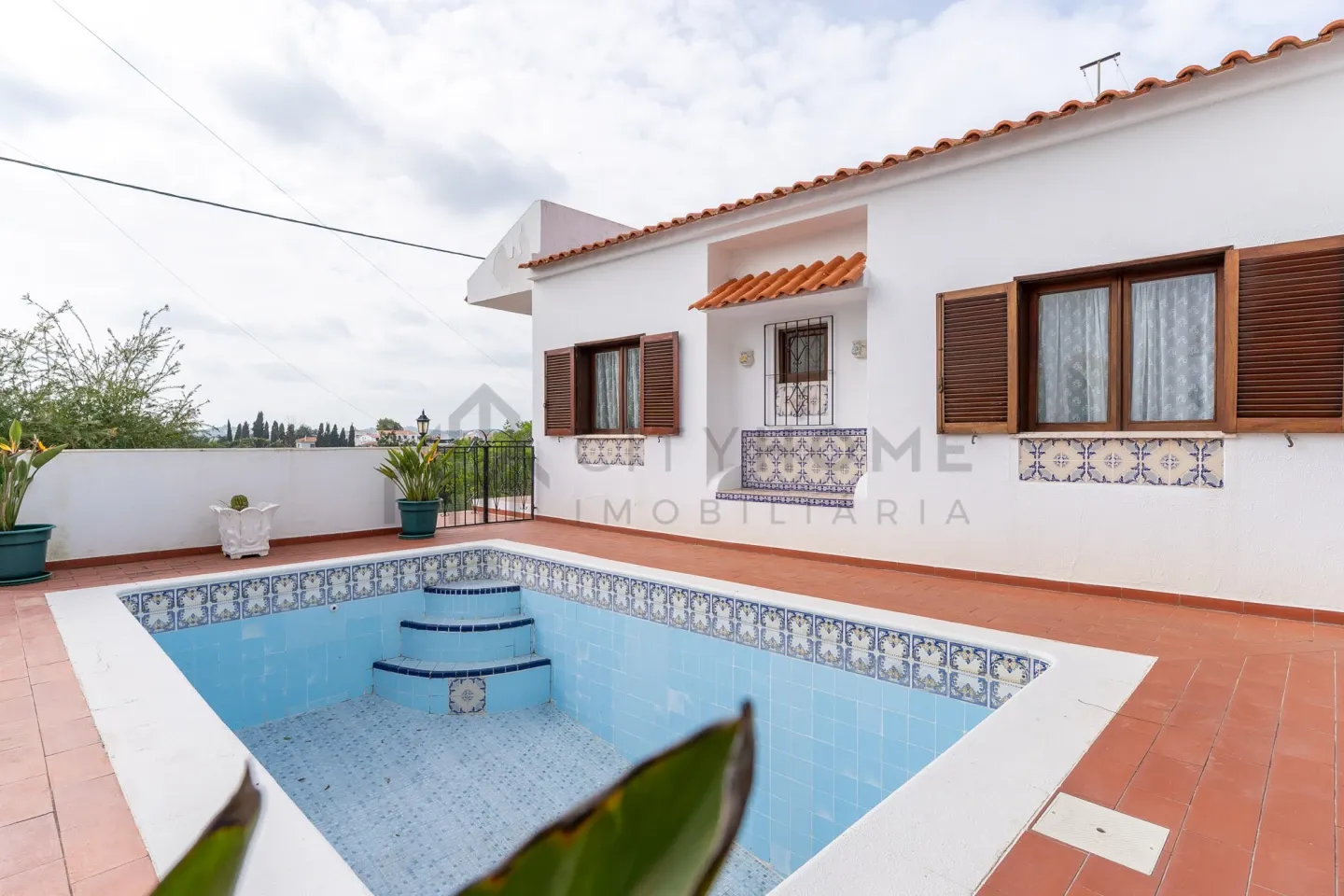 Spacious 5-Bedroom Home with Pool and Garden in Paderne, Albufeira - View image 28 of 44