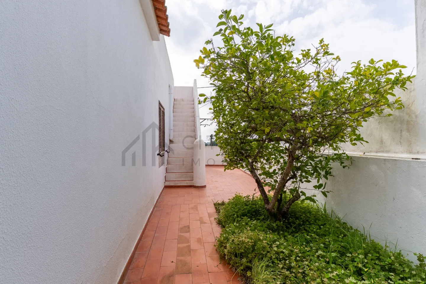 Spacious 5-Bedroom Home with Pool and Garden in Paderne, Albufeira - View image 33 of 44