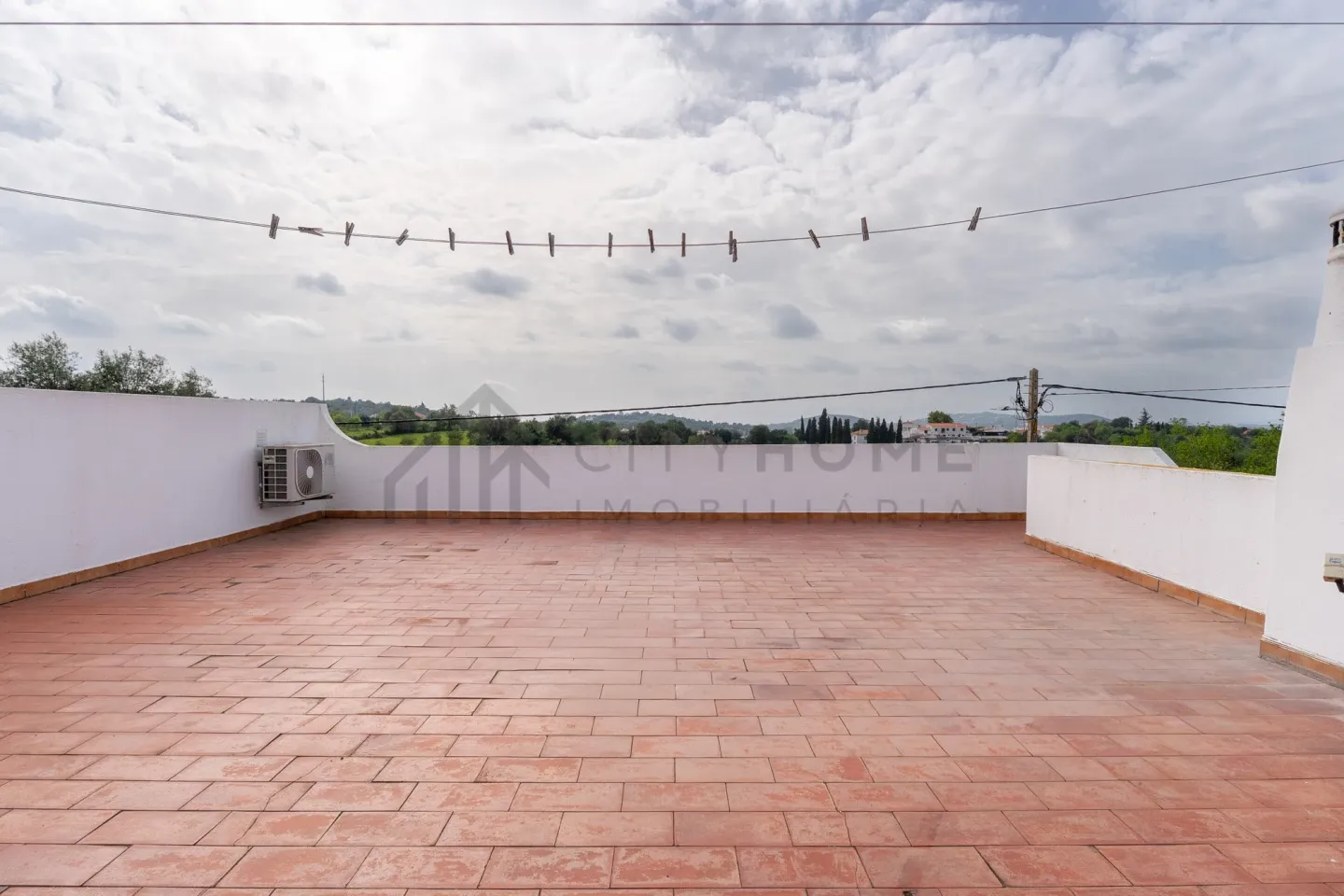 Spacious 5-Bedroom Home with Pool and Garden in Paderne, Albufeira - View image 35 of 44