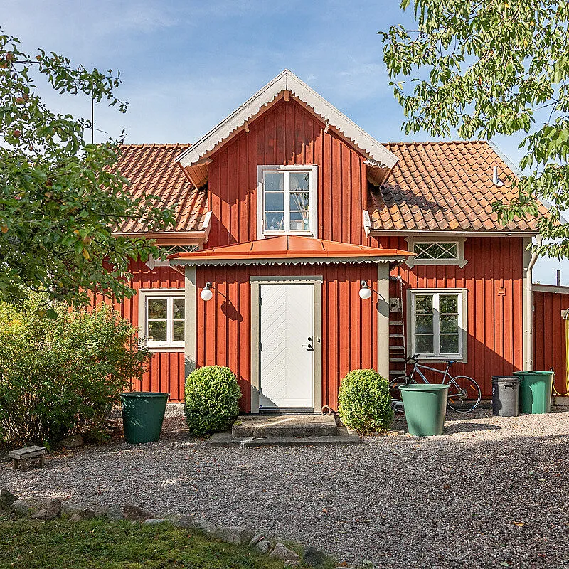 Early 20th-Century House with Expansive Garden in Väddö, Sweden