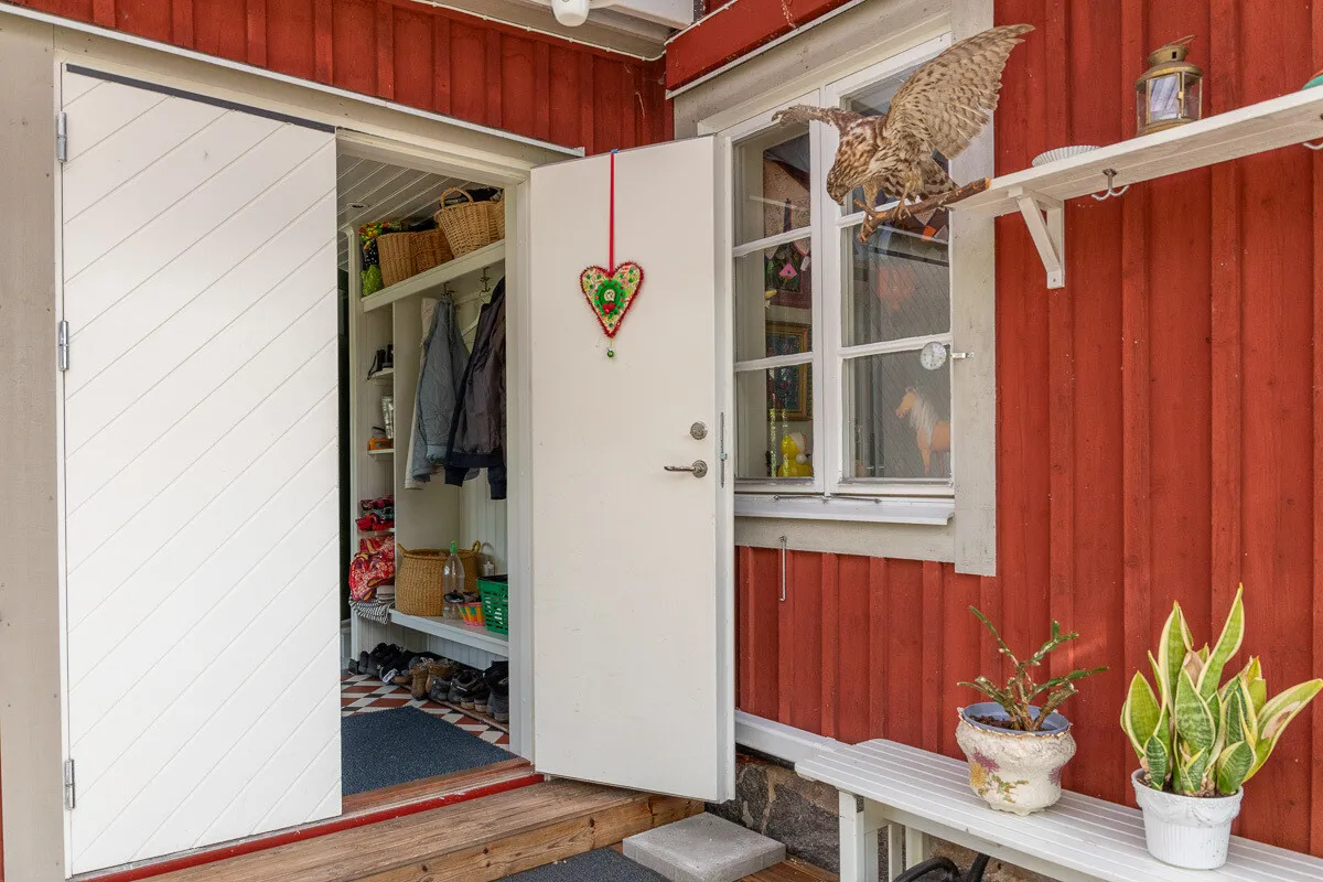 Early 20th-Century House with Expansive Garden in Väddö, Sweden - View image 32 of 60