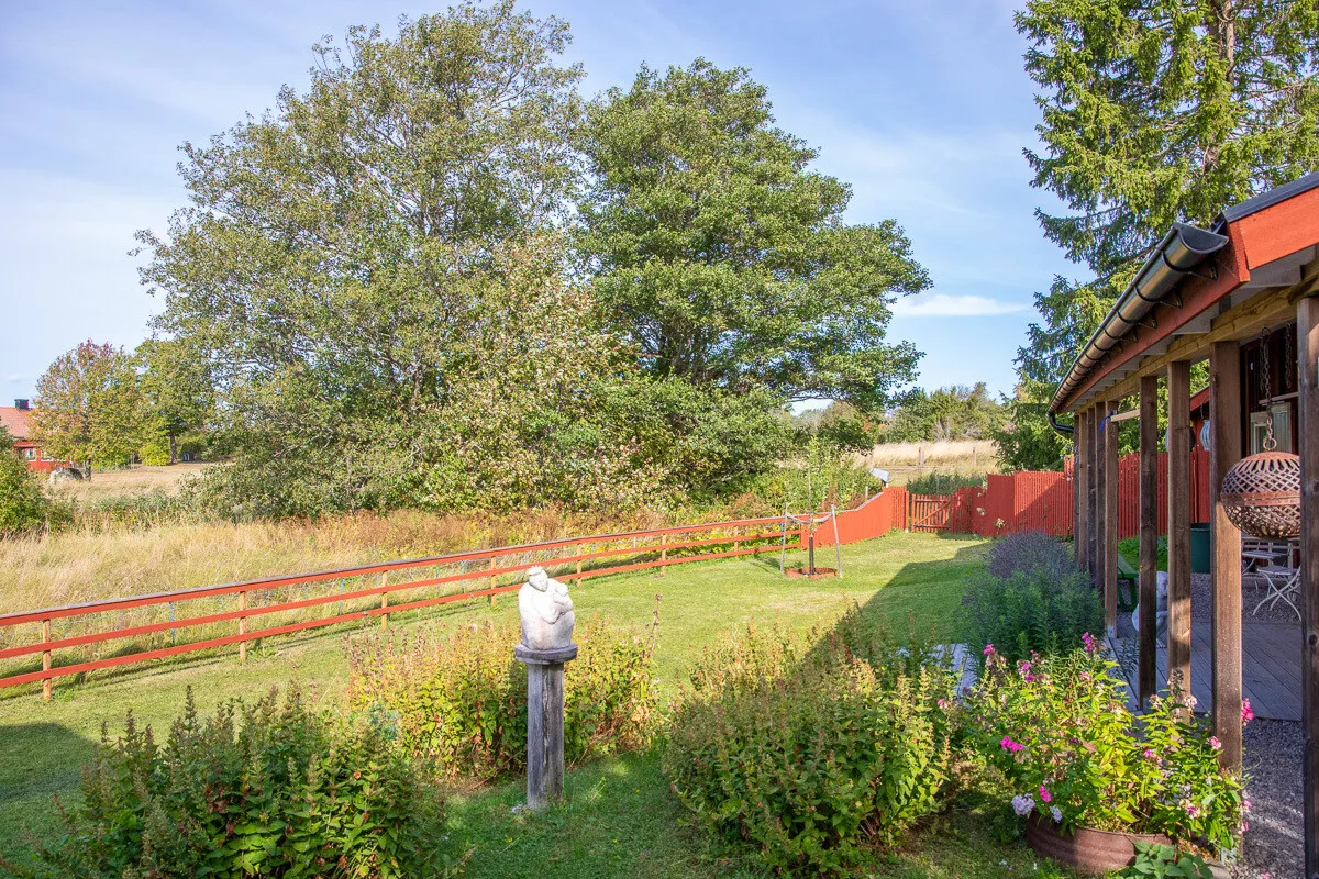 Early 20th-Century House with Expansive Garden in Väddö, Sweden - View image 53 of 60