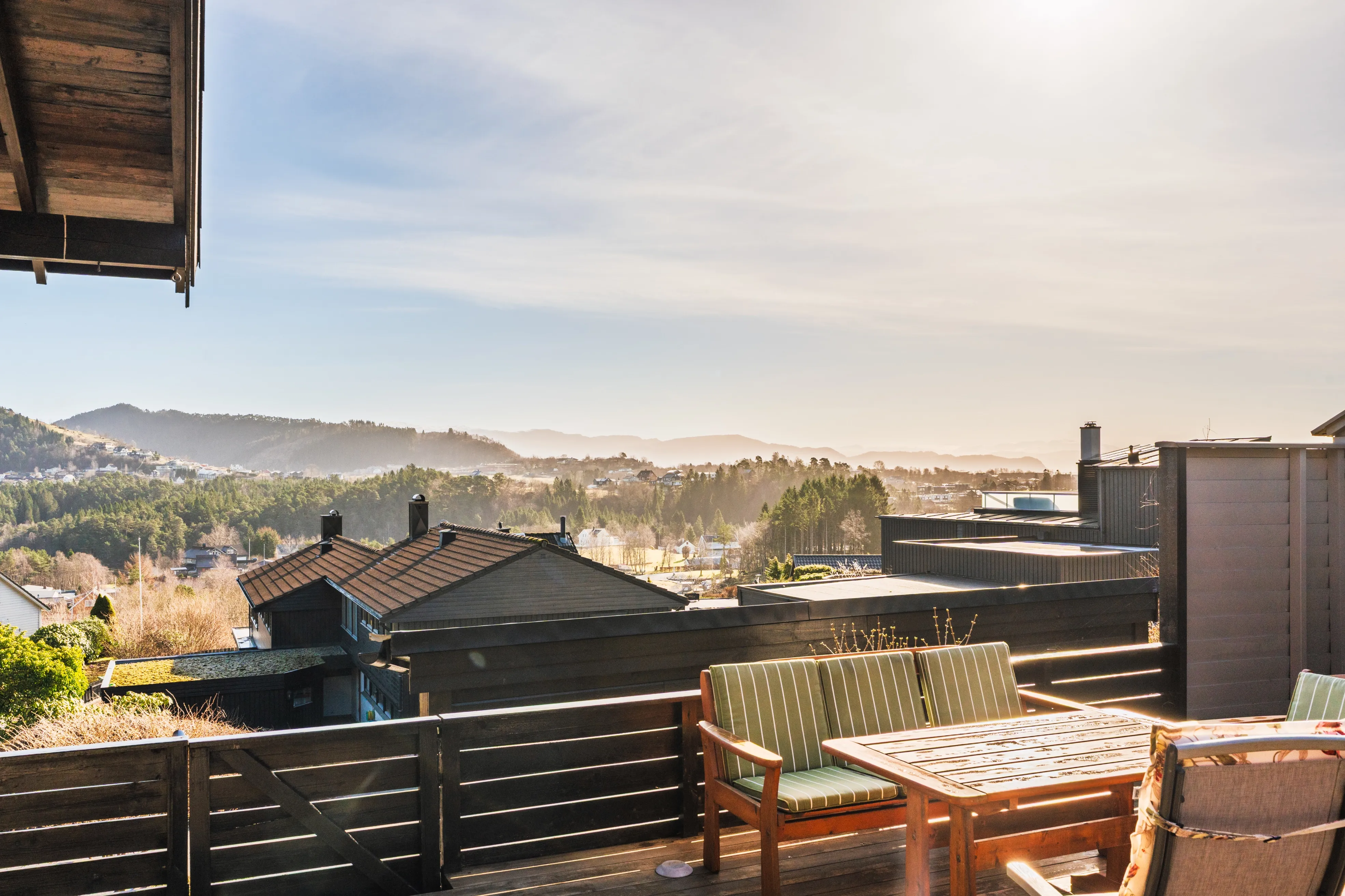 Spacious 4-Bedroom House with Garden in Os, Norway's Scenic Vestland Region - View image 11 of 54