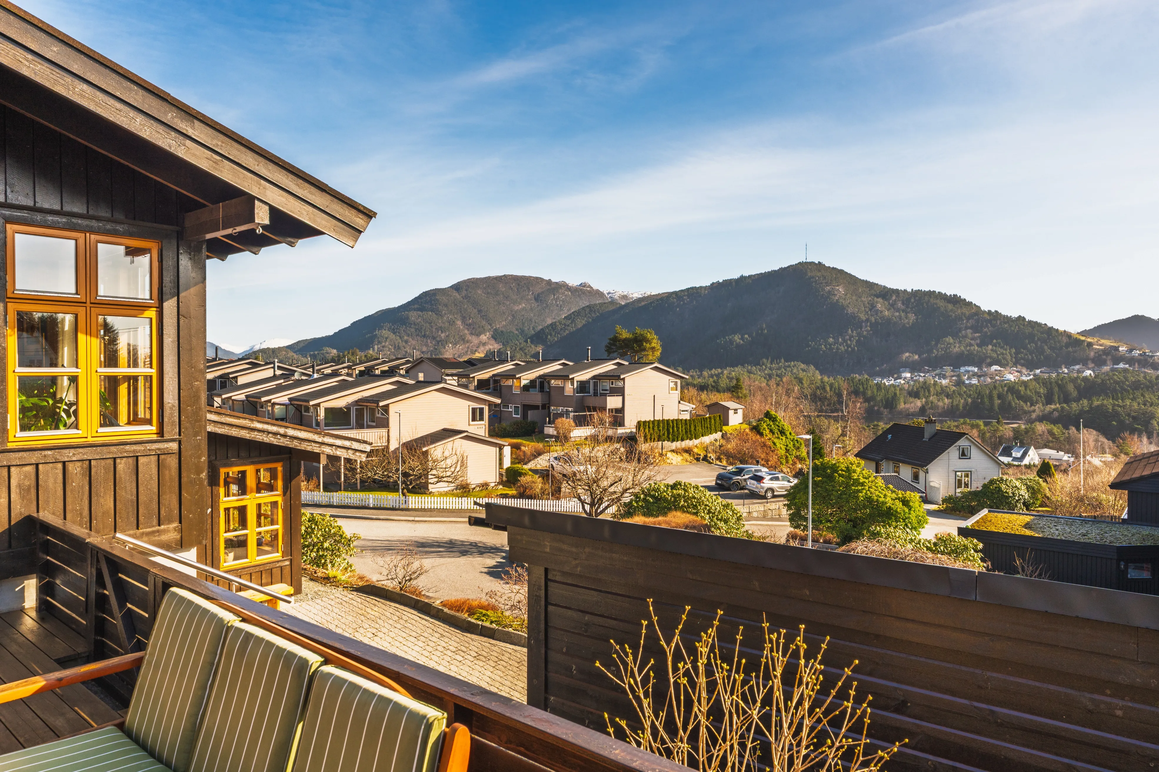 Spacious 4-Bedroom House with Garden in Os, Norway's Scenic Vestland Region - View image 14 of 54