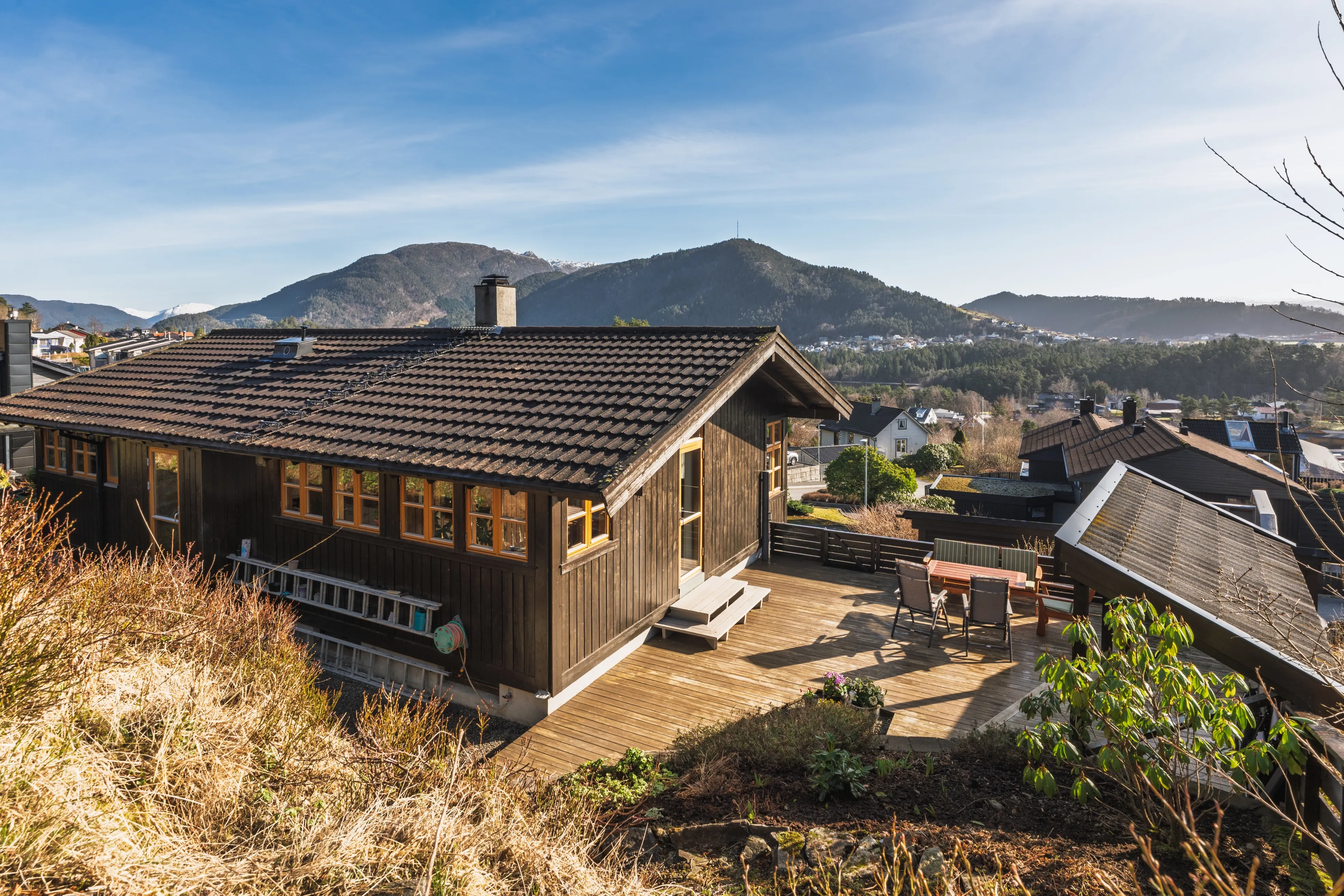 Spacious 4-Bedroom House with Garden in Os, Norway's Scenic Vestland Region - View image 16 of 54