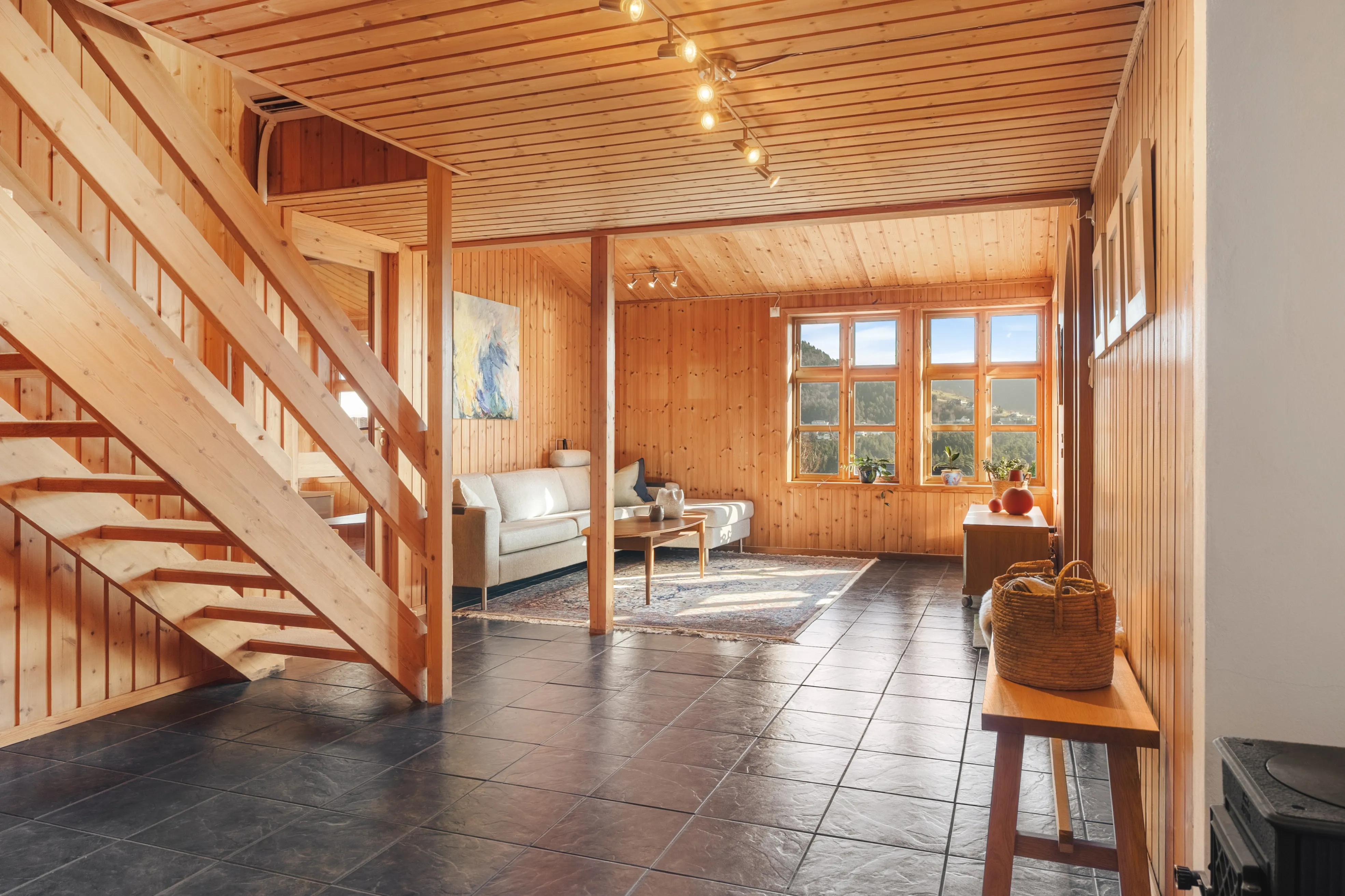 Spacious 4-Bedroom House with Garden in Os, Norway's Scenic Vestland Region - View image 28 of 54