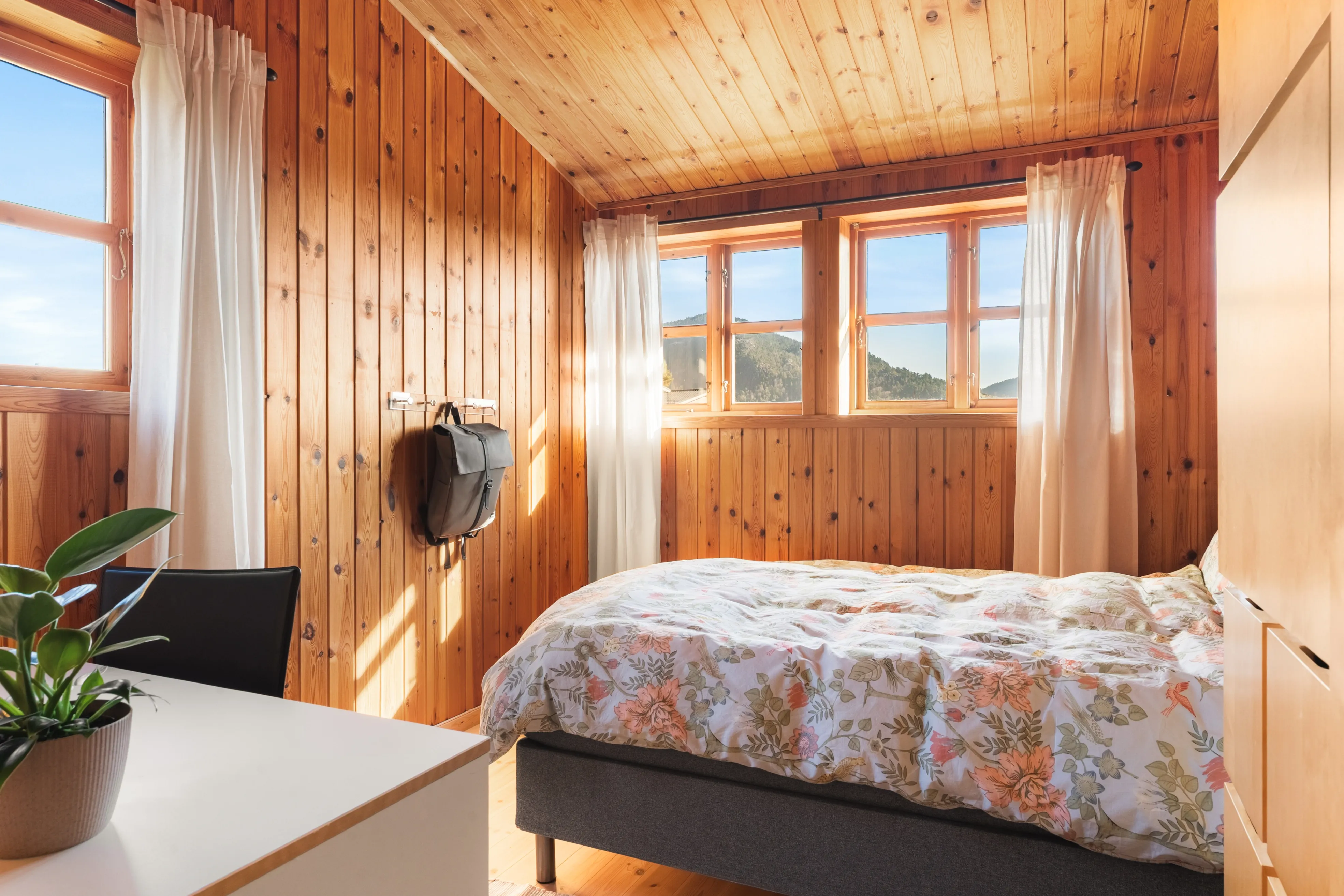 Spacious 4-Bedroom House with Garden in Os, Norway's Scenic Vestland Region - View image 33 of 54