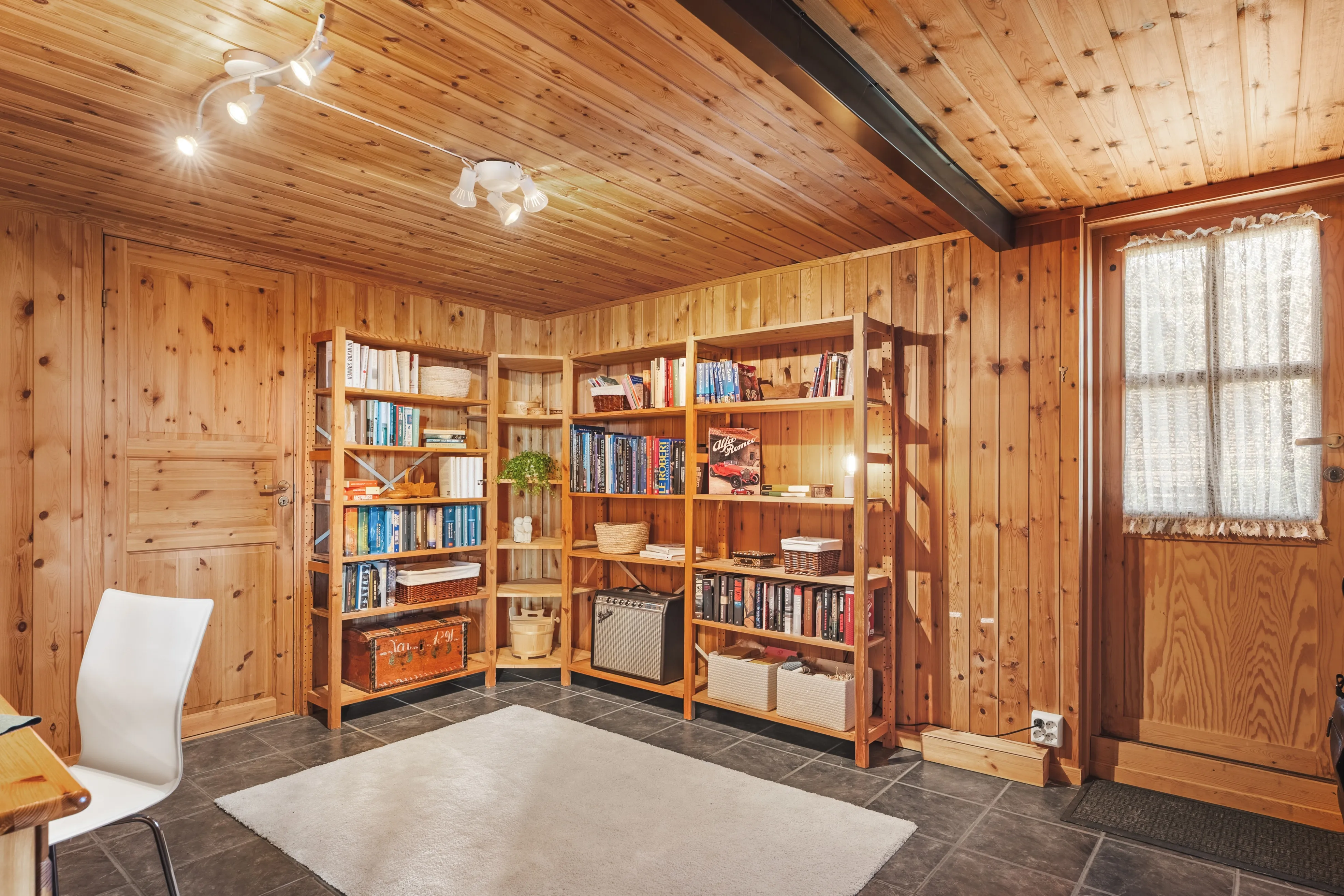 Spacious 4-Bedroom House with Garden in Os, Norway's Scenic Vestland Region - View image 36 of 54