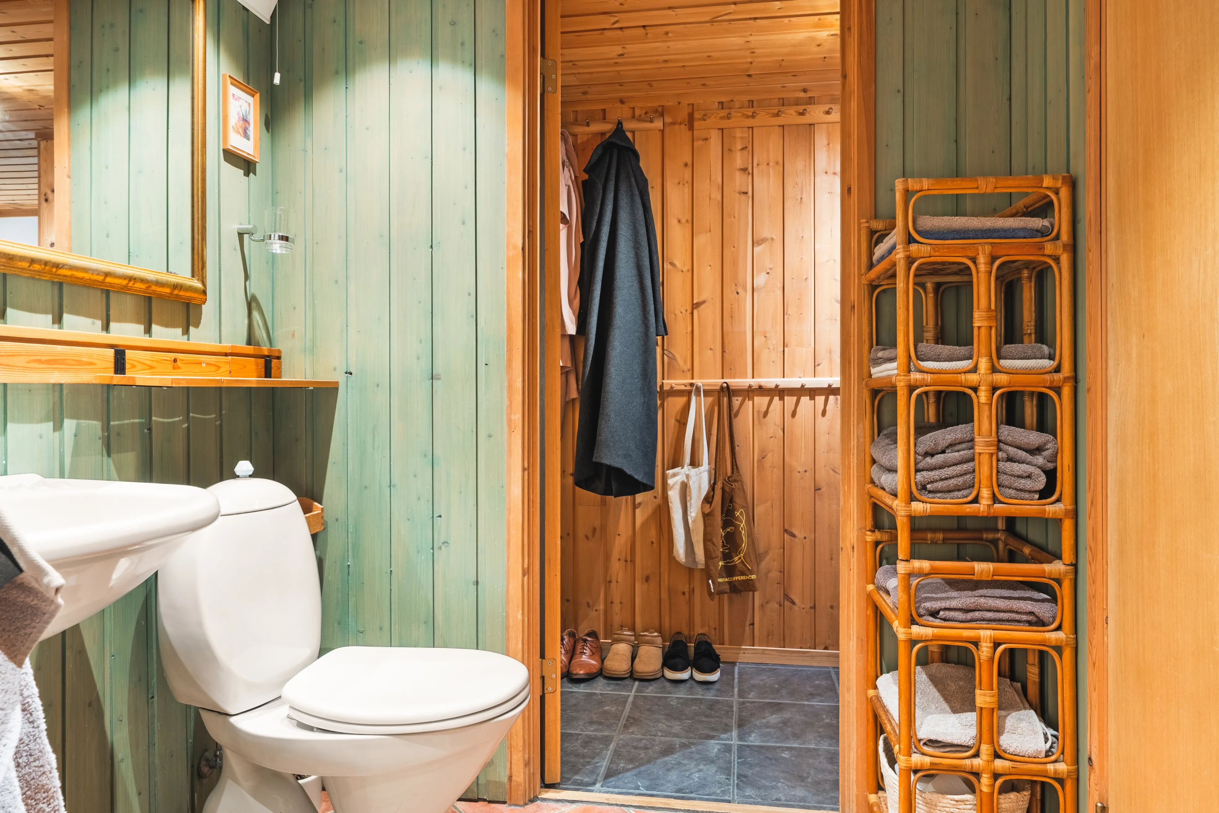 Spacious 4-Bedroom House with Garden in Os, Norway's Scenic Vestland Region - View image 37 of 54