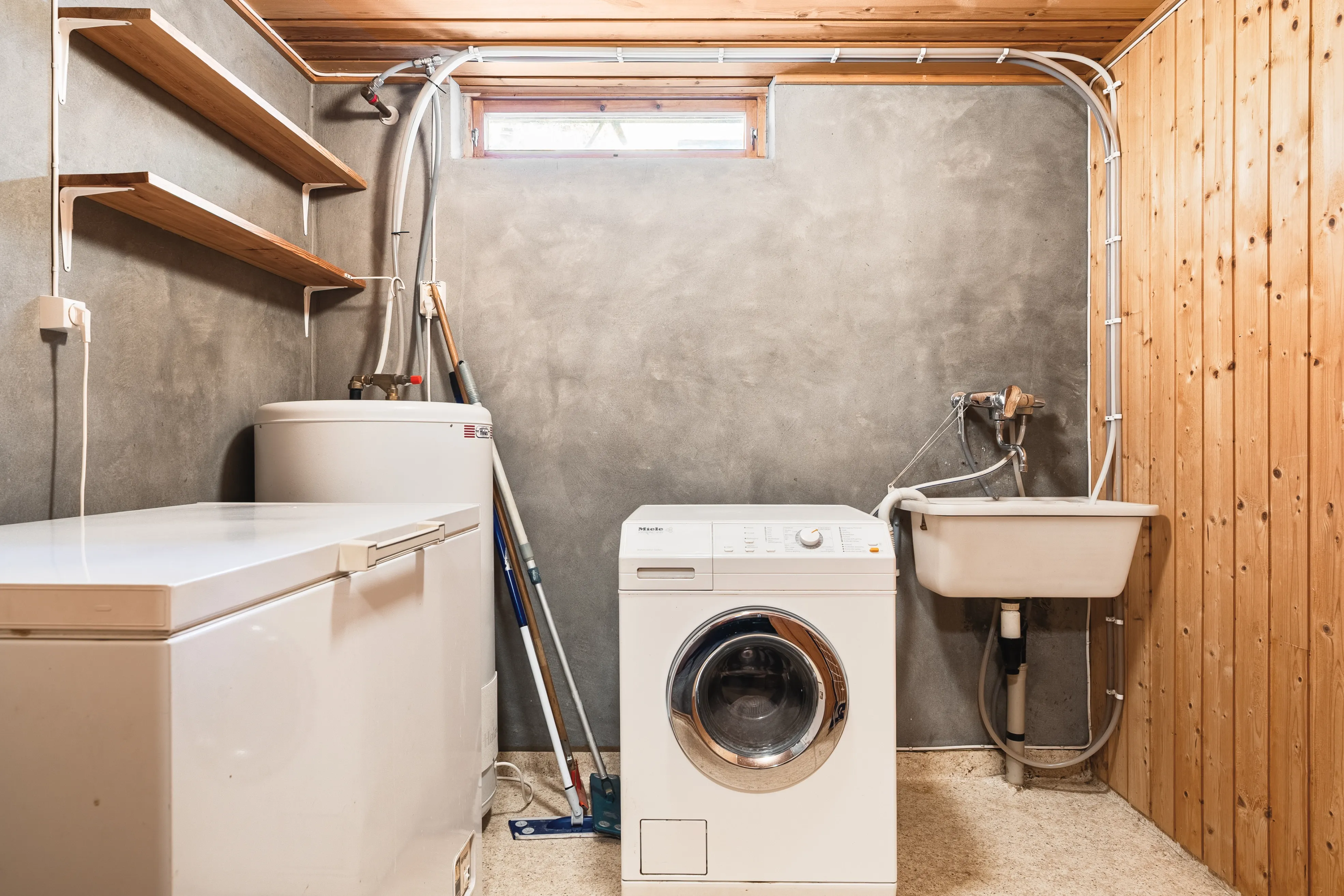 Spacious 4-Bedroom House with Garden in Os, Norway's Scenic Vestland Region - View image 40 of 54