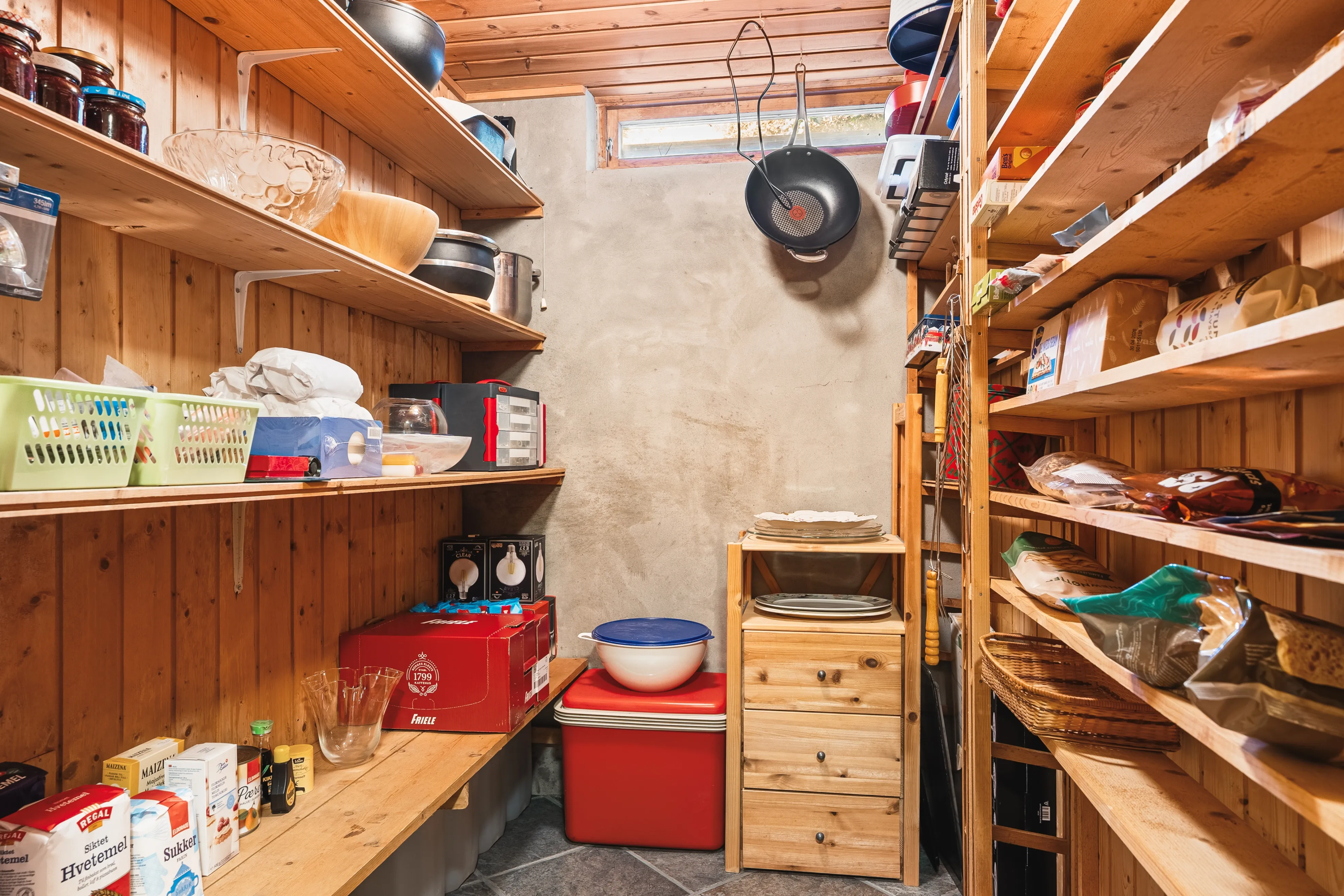 Spacious 4-Bedroom House with Garden in Os, Norway's Scenic Vestland Region - View image 41 of 54