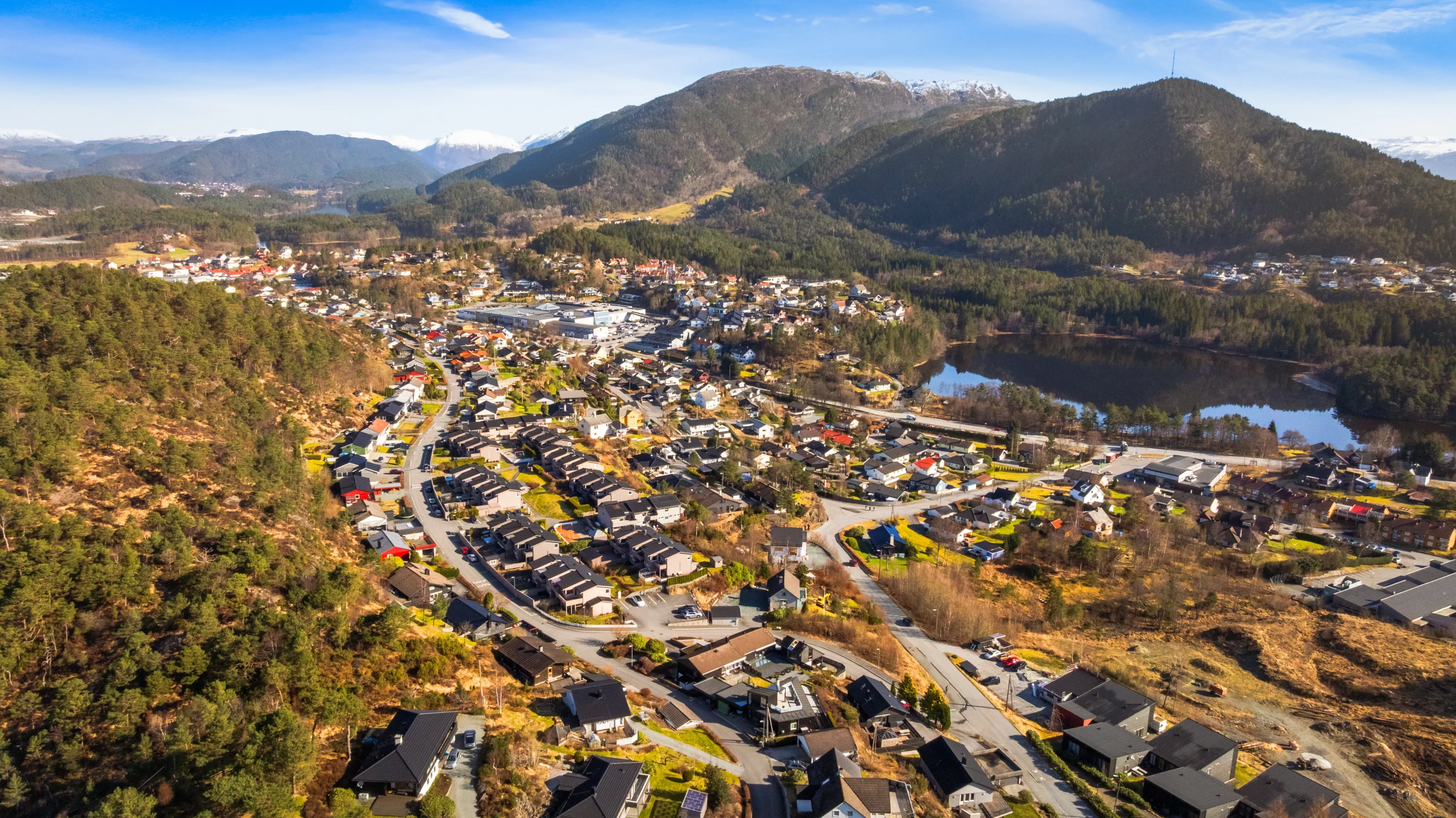 Spacious 4-Bedroom House with Garden in Os, Norway's Scenic Vestland Region - View image 47 of 54