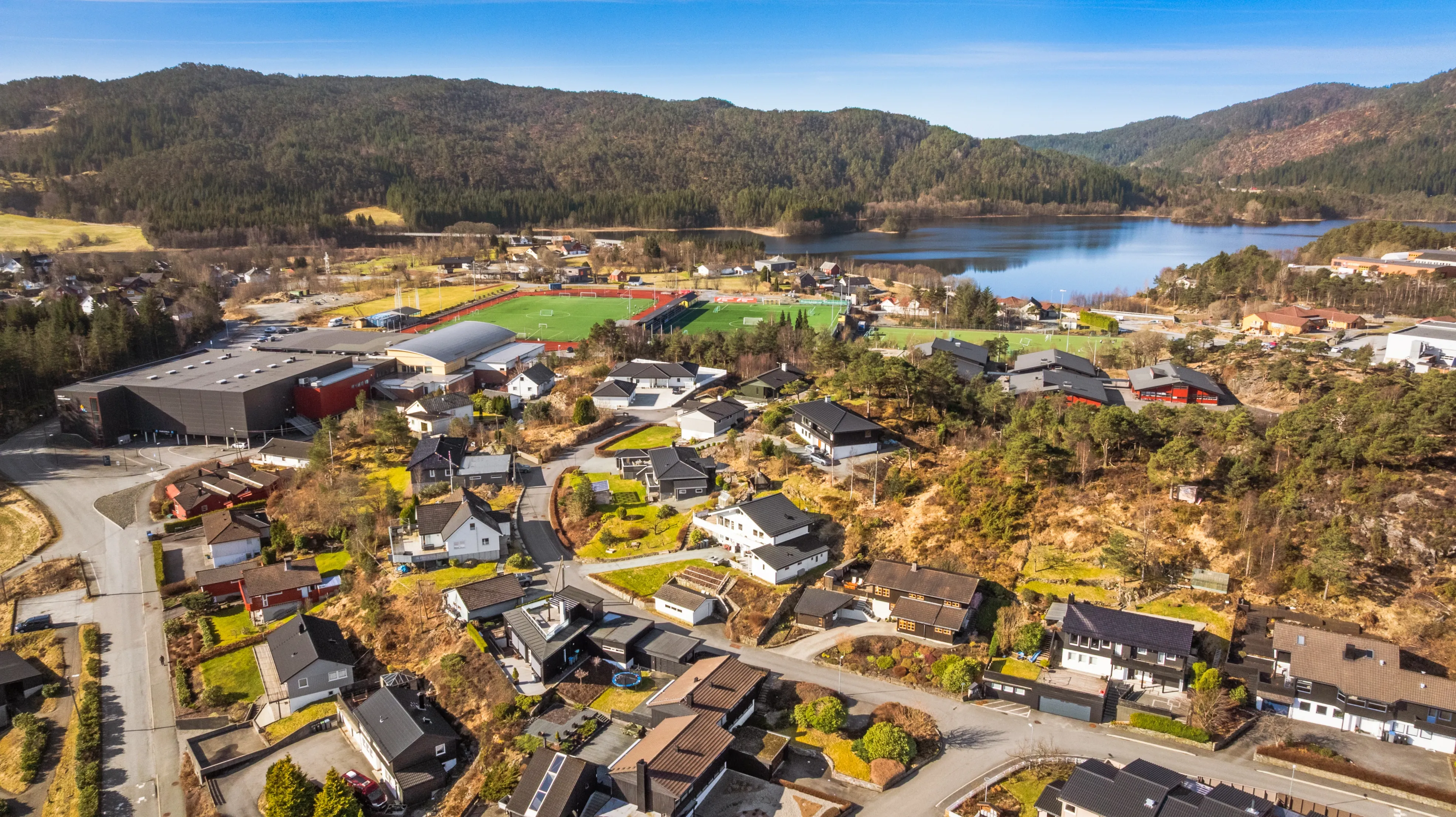 Spacious 4-Bedroom House with Garden in Os, Norway's Scenic Vestland Region - View image 48 of 54