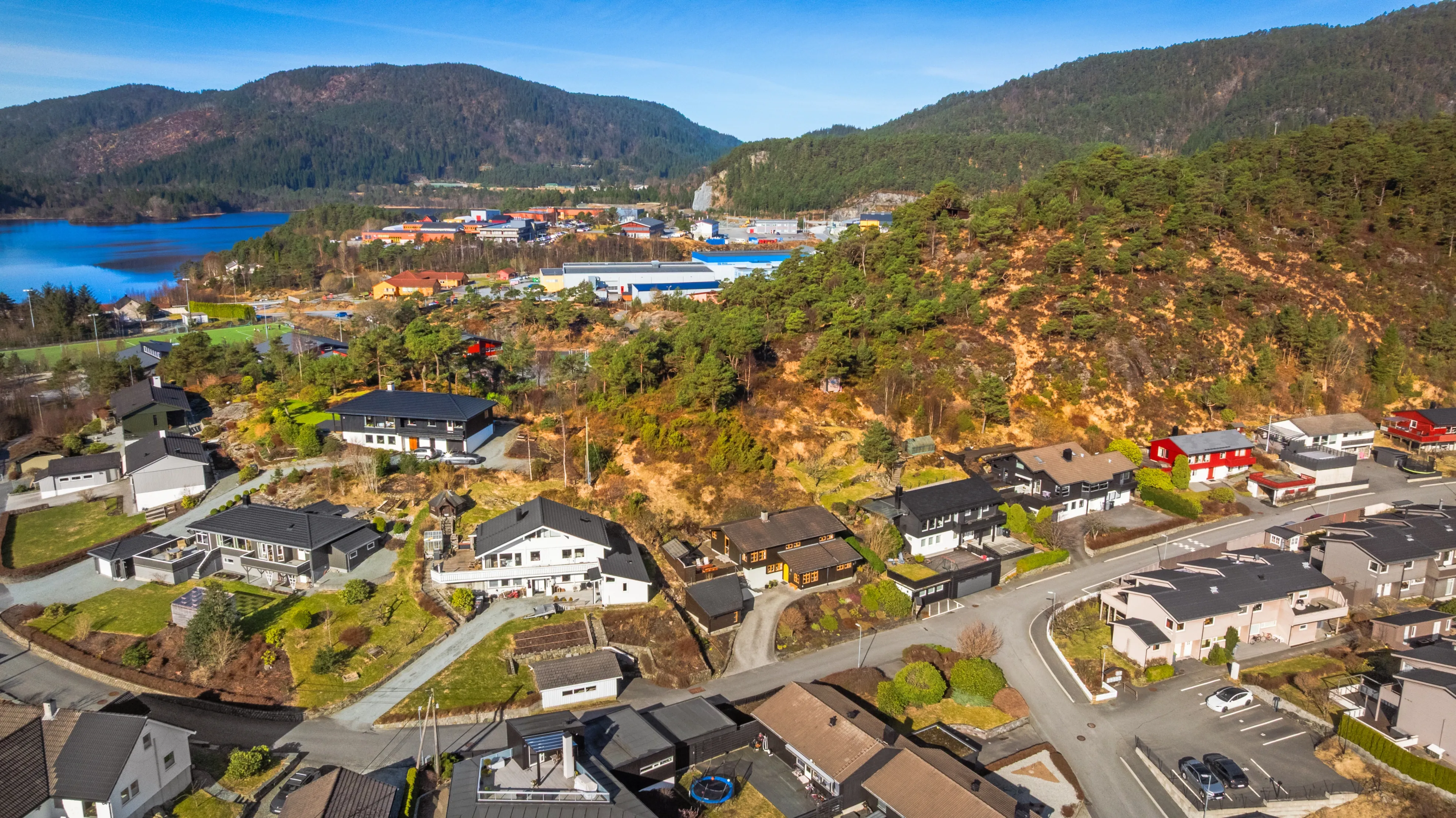 Spacious 4-Bedroom House with Garden in Os, Norway's Scenic Vestland Region - View image 49 of 54