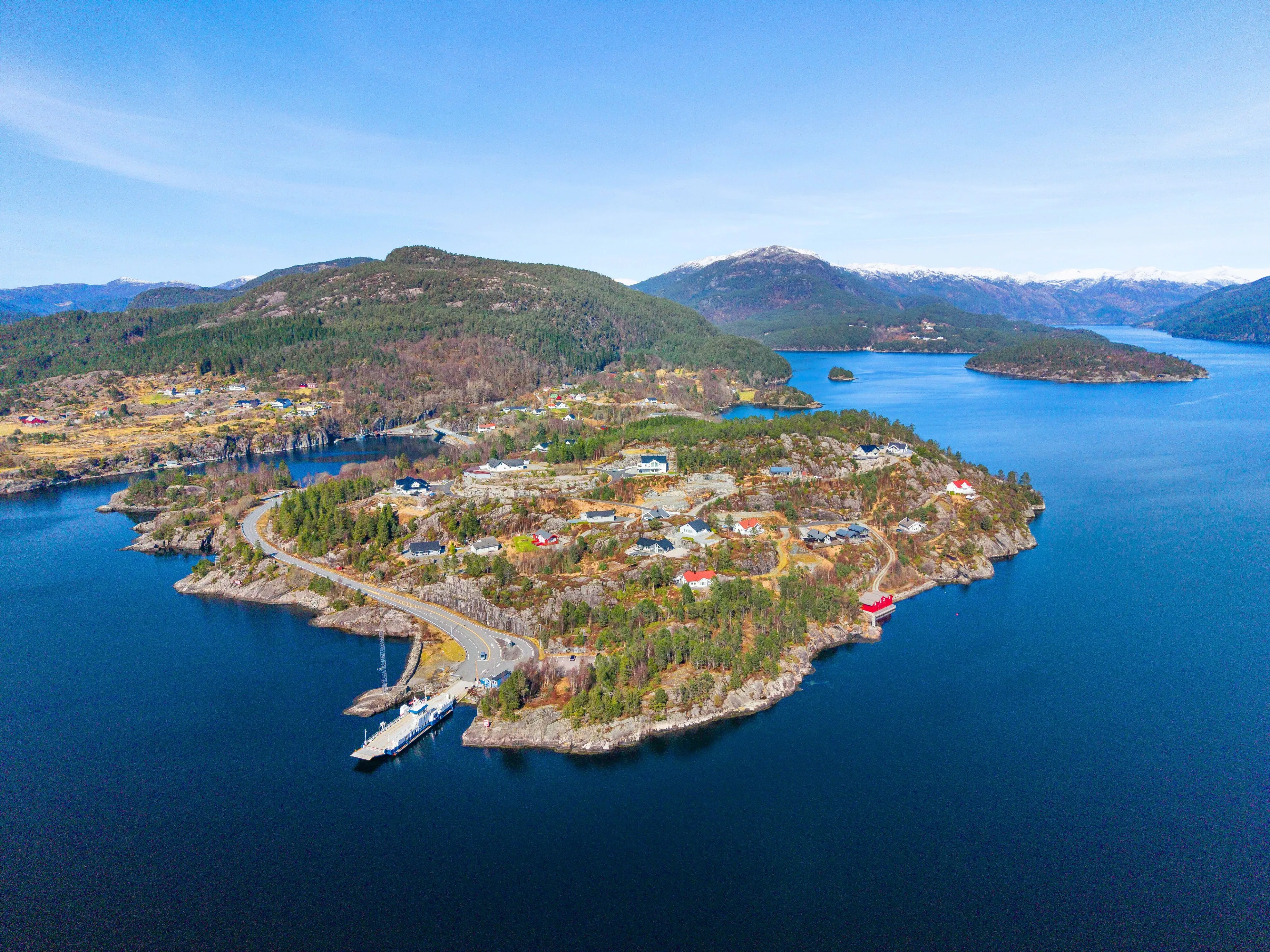 Modernes Landhaus mit zwei Schlafzimmern und großzügigem Balkon in Vestland, Norwegen - Image 3