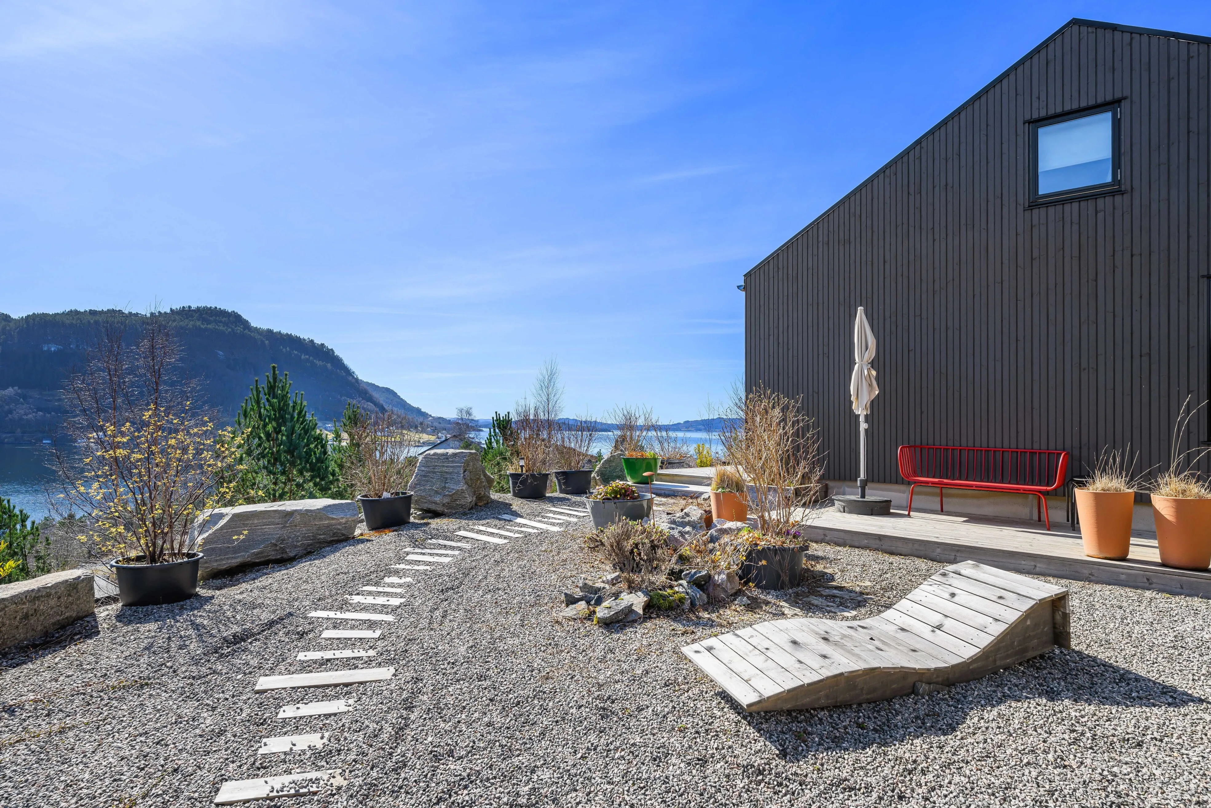 Modernes Landhaus mit zwei Schlafzimmern und großzügigem Balkon in Vestland, Norwegen - Bild 7 von 41 anzeigen