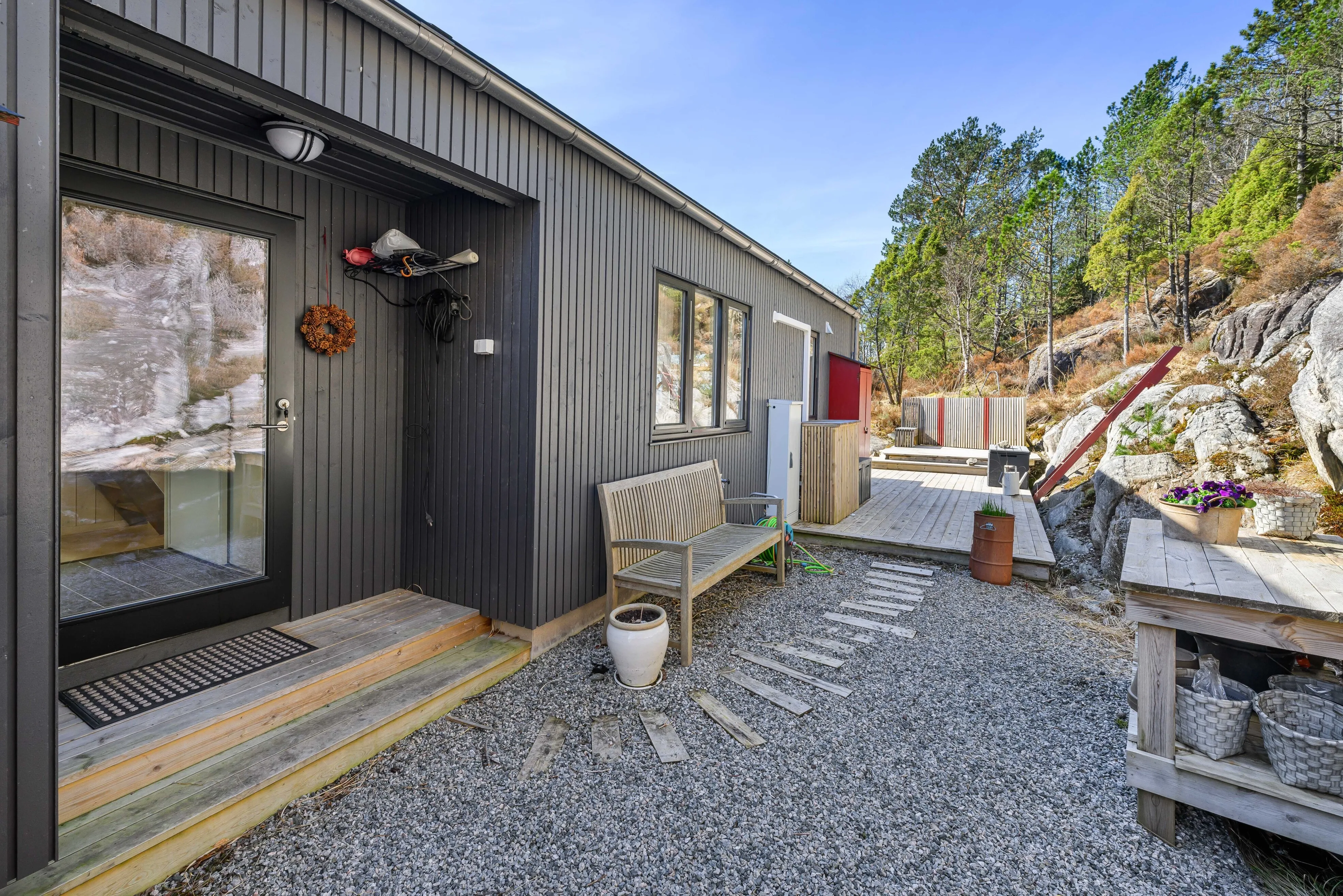 Modernes Landhaus mit zwei Schlafzimmern und großzügigem Balkon in Vestland, Norwegen - Bild 8 von 41 anzeigen