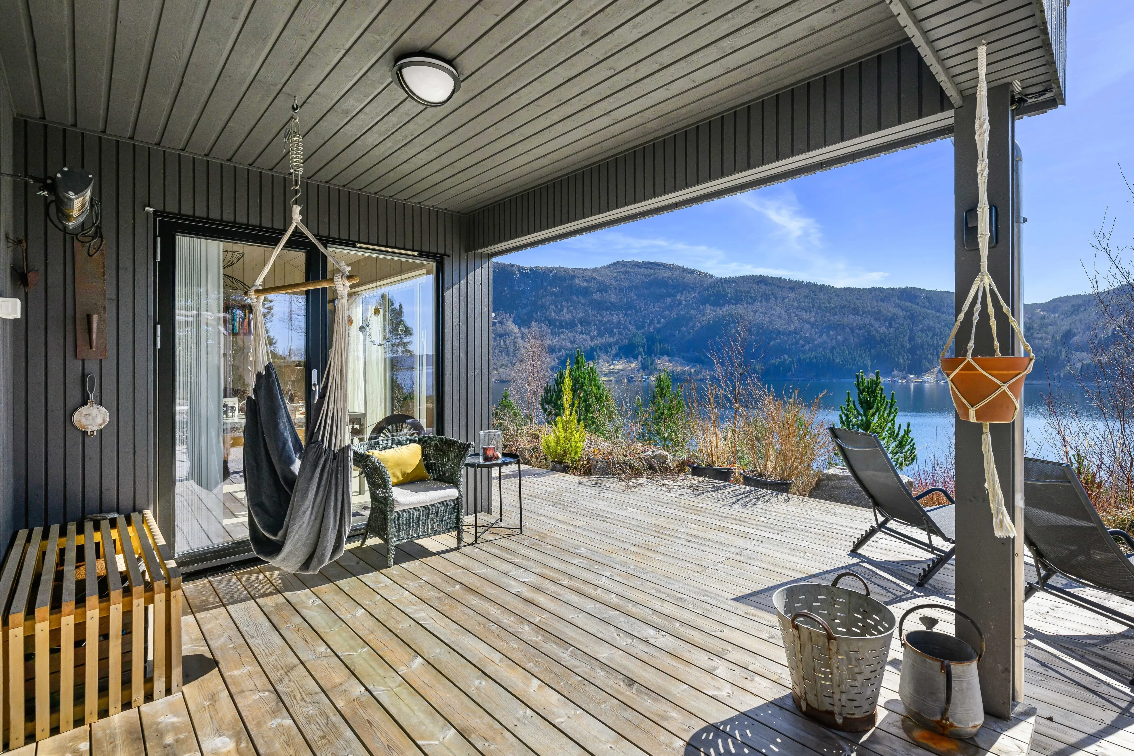 Modernes Landhaus mit zwei Schlafzimmern und großzügigem Balkon in Vestland, Norwegen - Bild 14 von 41 anzeigen