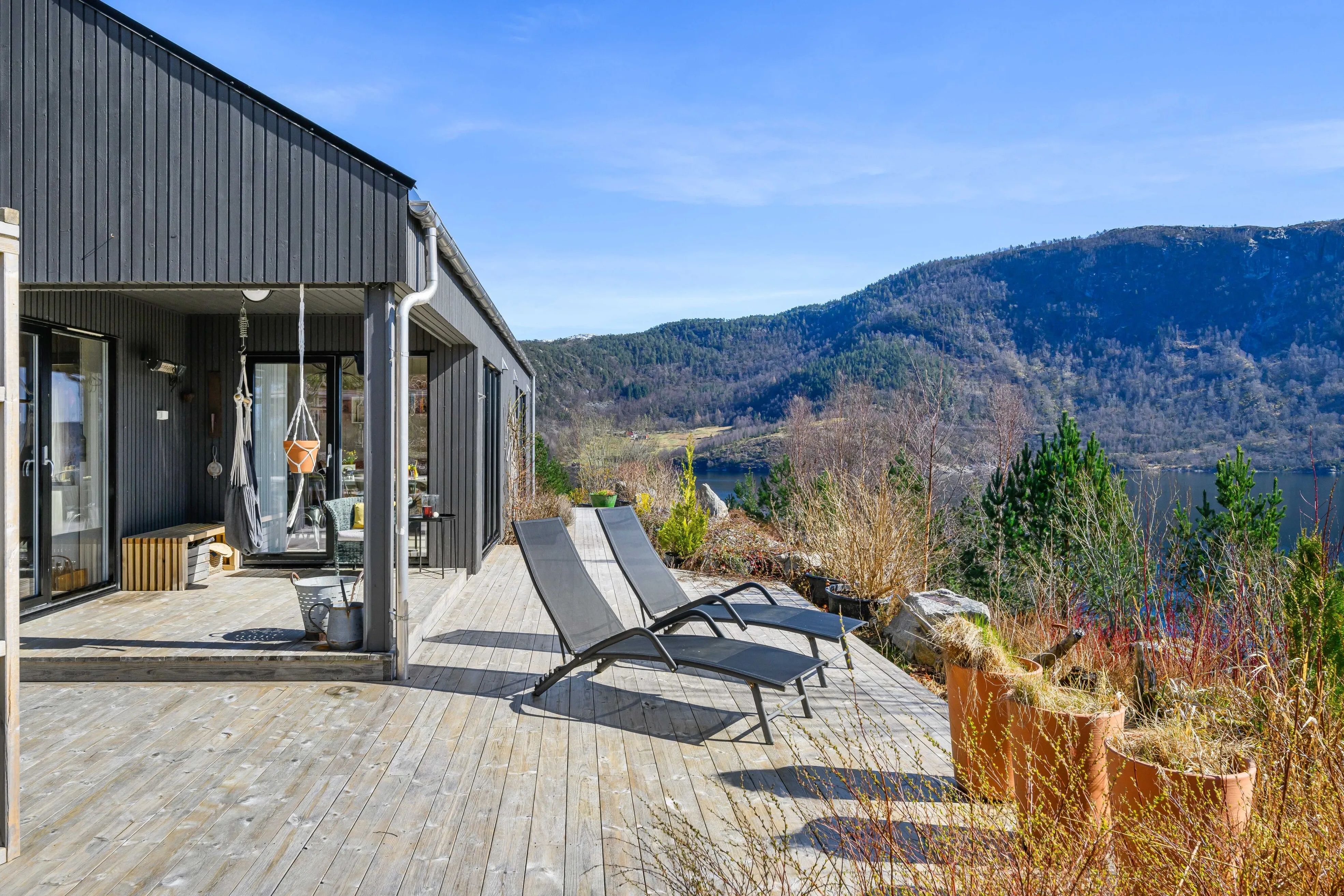 Modernes Landhaus mit zwei Schlafzimmern und großzügigem Balkon in Vestland, Norwegen - Bild 16 von 41 anzeigen