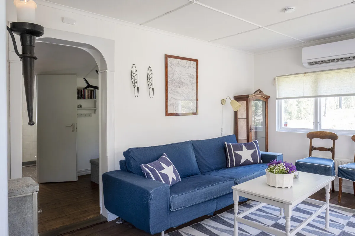 Une maison de campagne suédoise des années 1940 avec un vaste jardin à Vaxholm, près de Stockholm - Voir l'image 8 sur 46