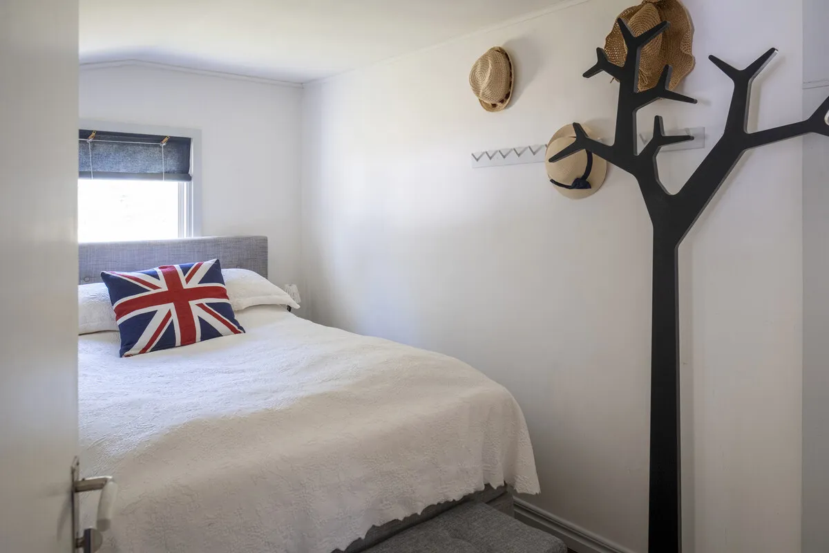 Une maison de campagne suédoise des années 1940 avec un vaste jardin à Vaxholm, près de Stockholm - Voir l'image 12 sur 46