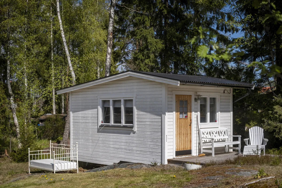Une maison de campagne suédoise des années 1940 avec un vaste jardin à Vaxholm, près de Stockholm - Voir l'image 27 sur 46