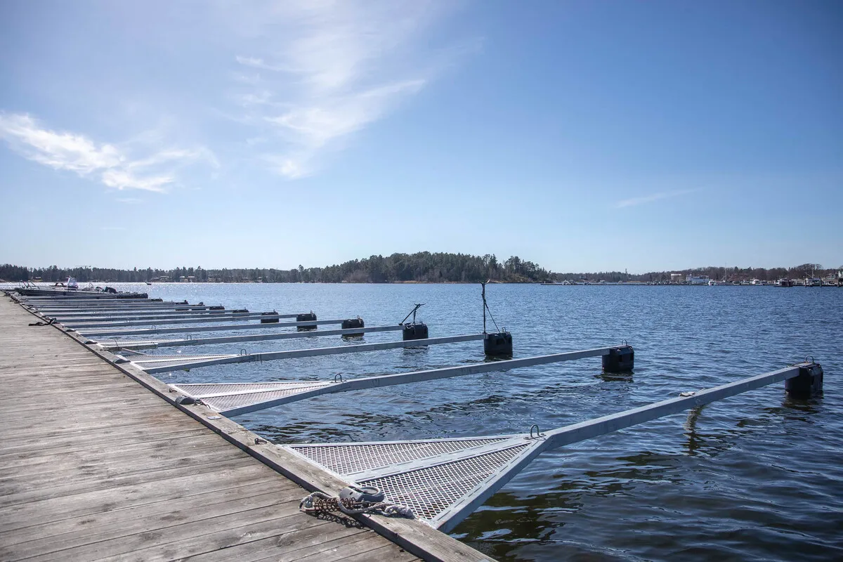 Une maison de campagne suédoise des années 1940 avec un vaste jardin à Vaxholm, près de Stockholm - Voir l'image 43 sur 46