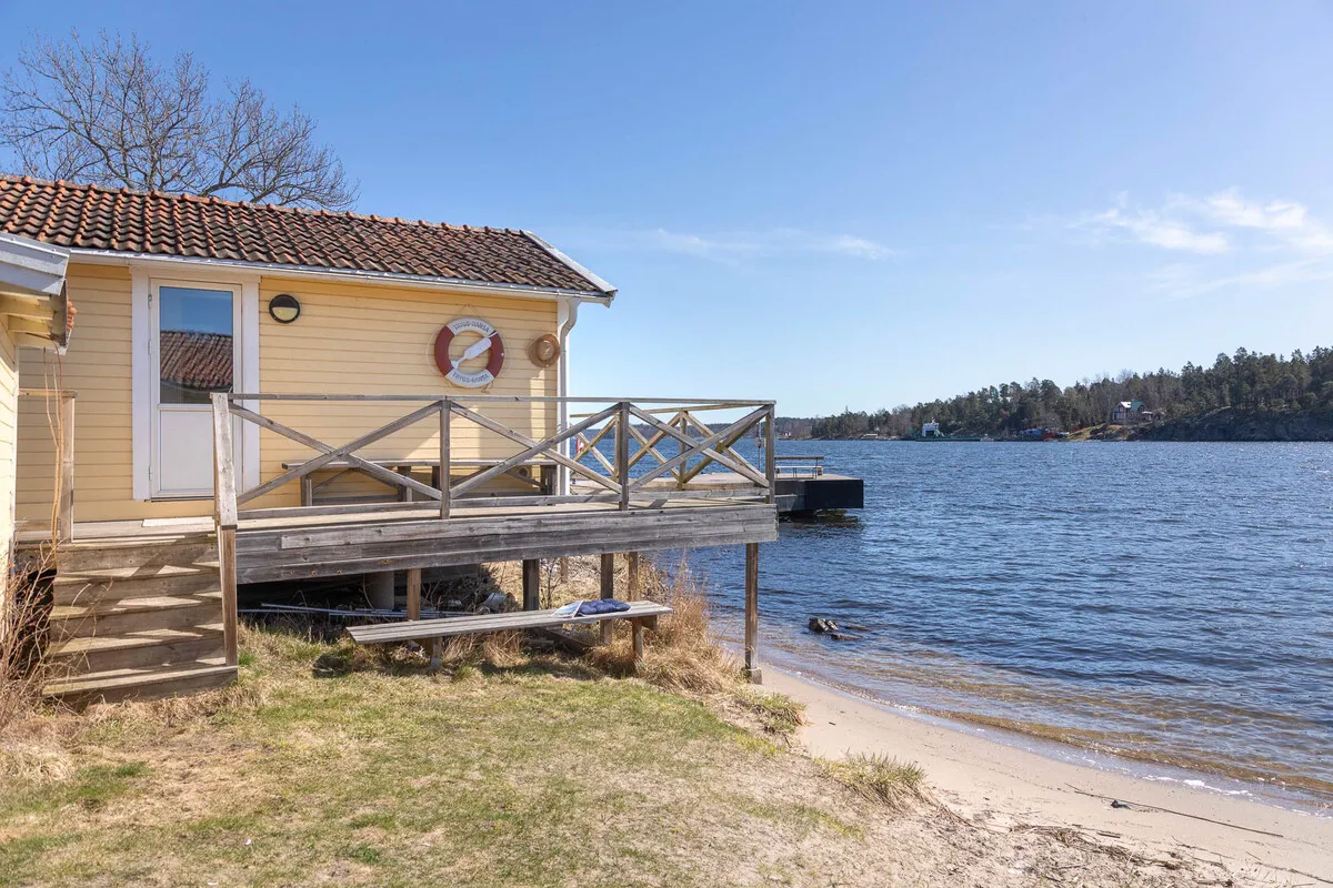Une maison de campagne suédoise des années 1940 avec un vaste jardin à Vaxholm, près de Stockholm - Voir l'image 44 sur 46