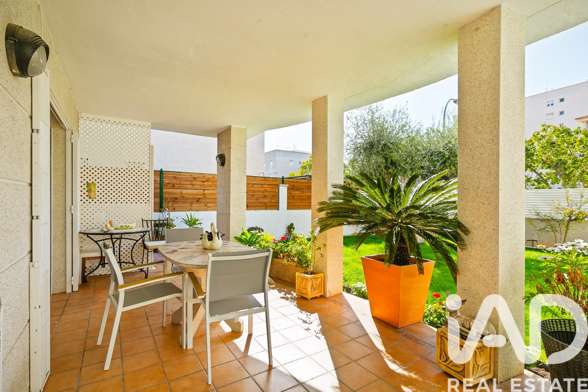 Tilava 4 makuuhuoneen talo puutarhalla ja terassilla Cunitissa, Espanjassa - Näytä kuva 16 / 38