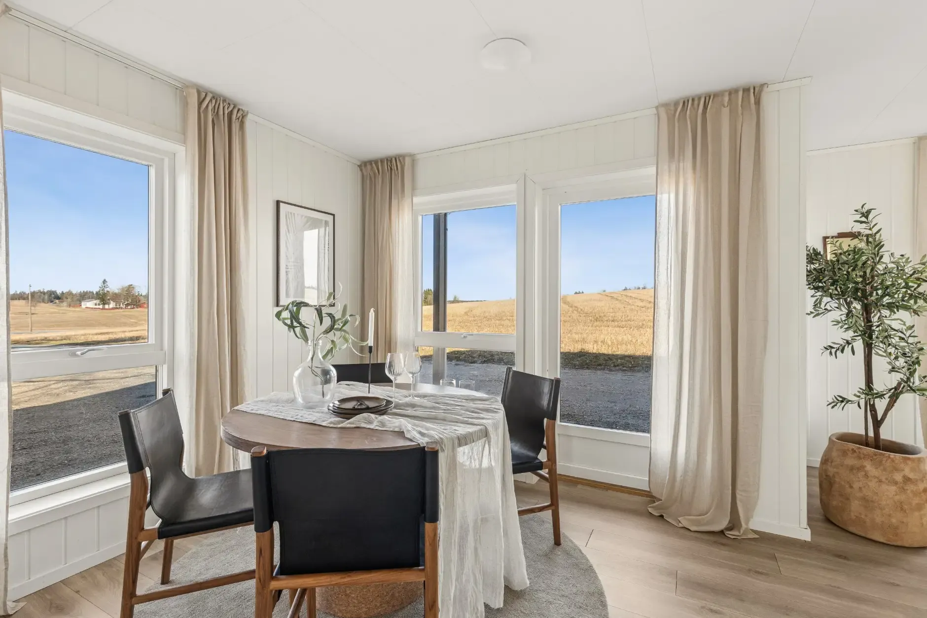 Modernes Reihenhaus mit 3 Schlafzimmern und Terrasse im familienfreundlichen Ås - Bild 13 von 42 anzeigen