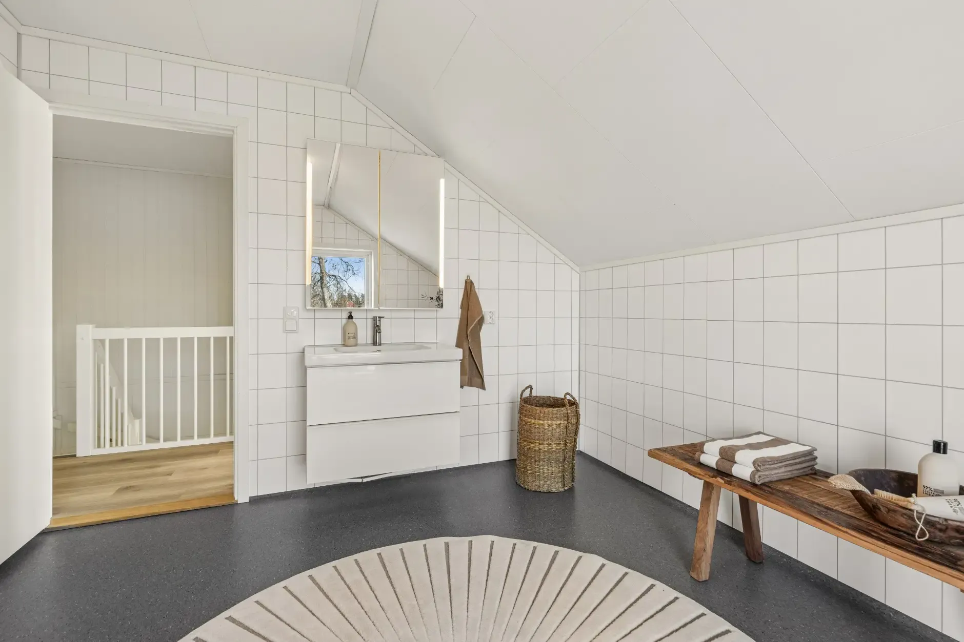 Modernes Reihenhaus mit 3 Schlafzimmern und Terrasse im familienfreundlichen Ås - Bild 34 von 42 anzeigen