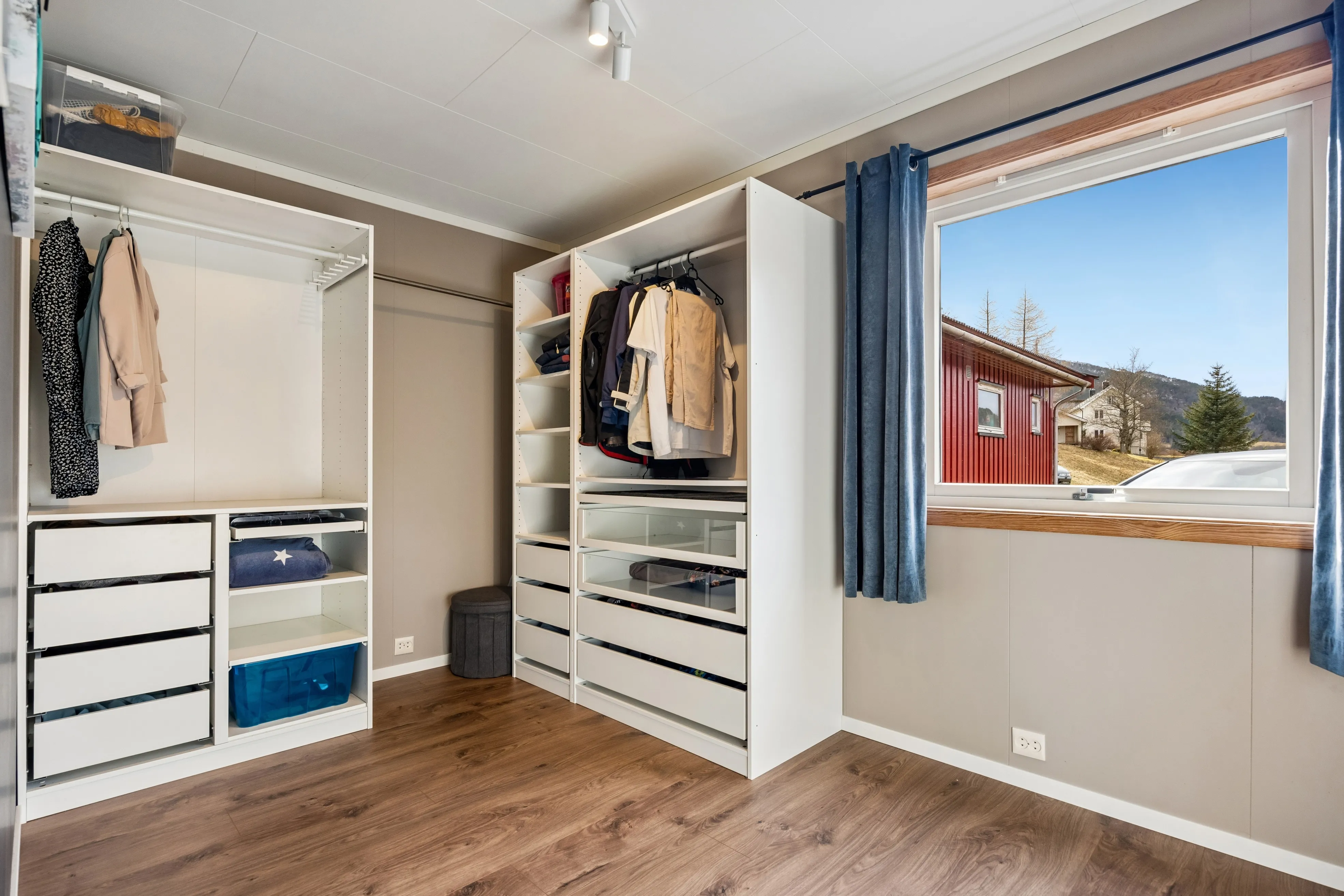 Das Familienhaus Vinjeøra mit Blick auf den Fjord und viel Platz - Bild 10 von 38 anzeigen