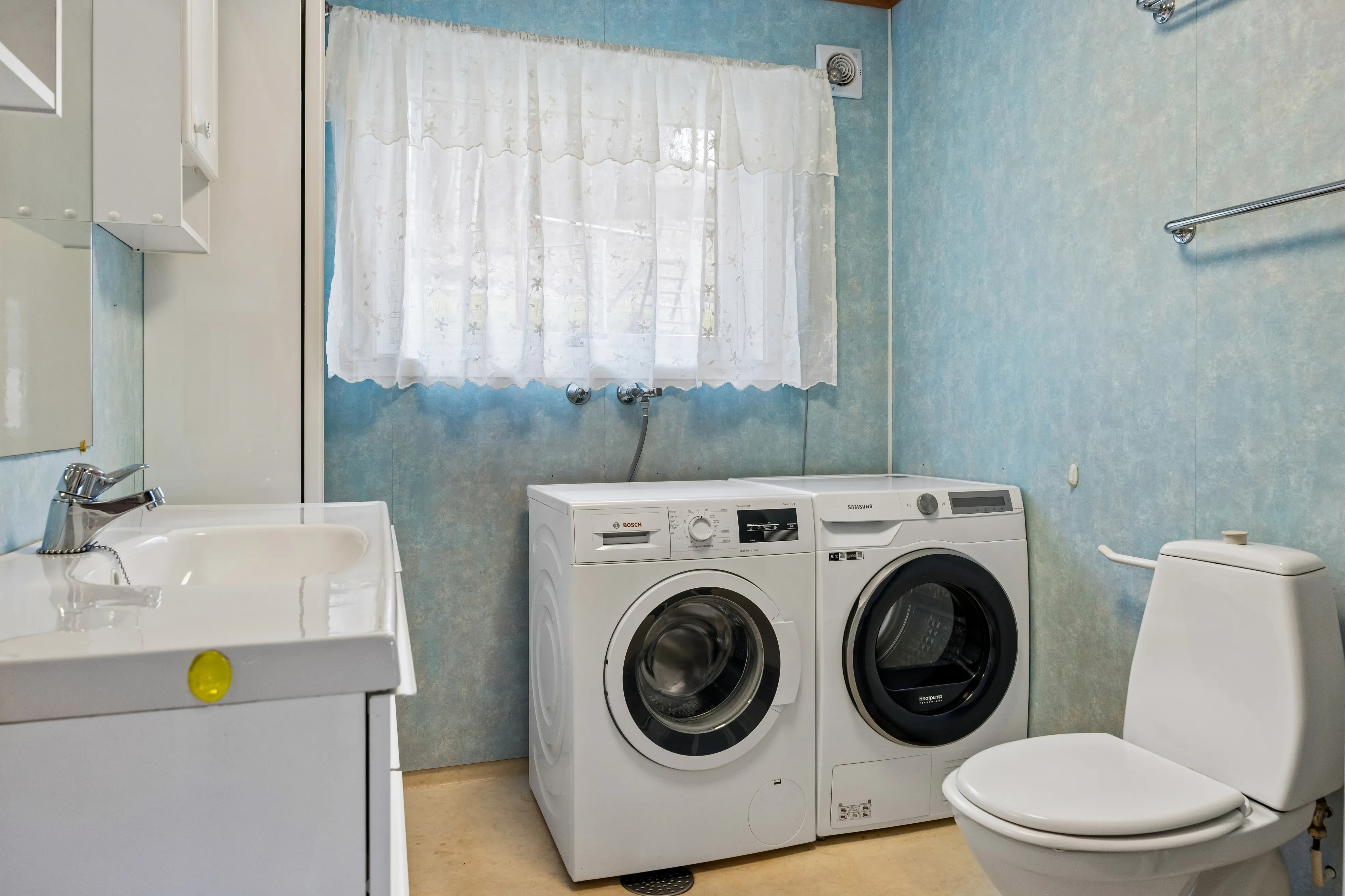 Das Familienhaus Vinjeøra mit Blick auf den Fjord und viel Platz - Bild 13 von 38 anzeigen