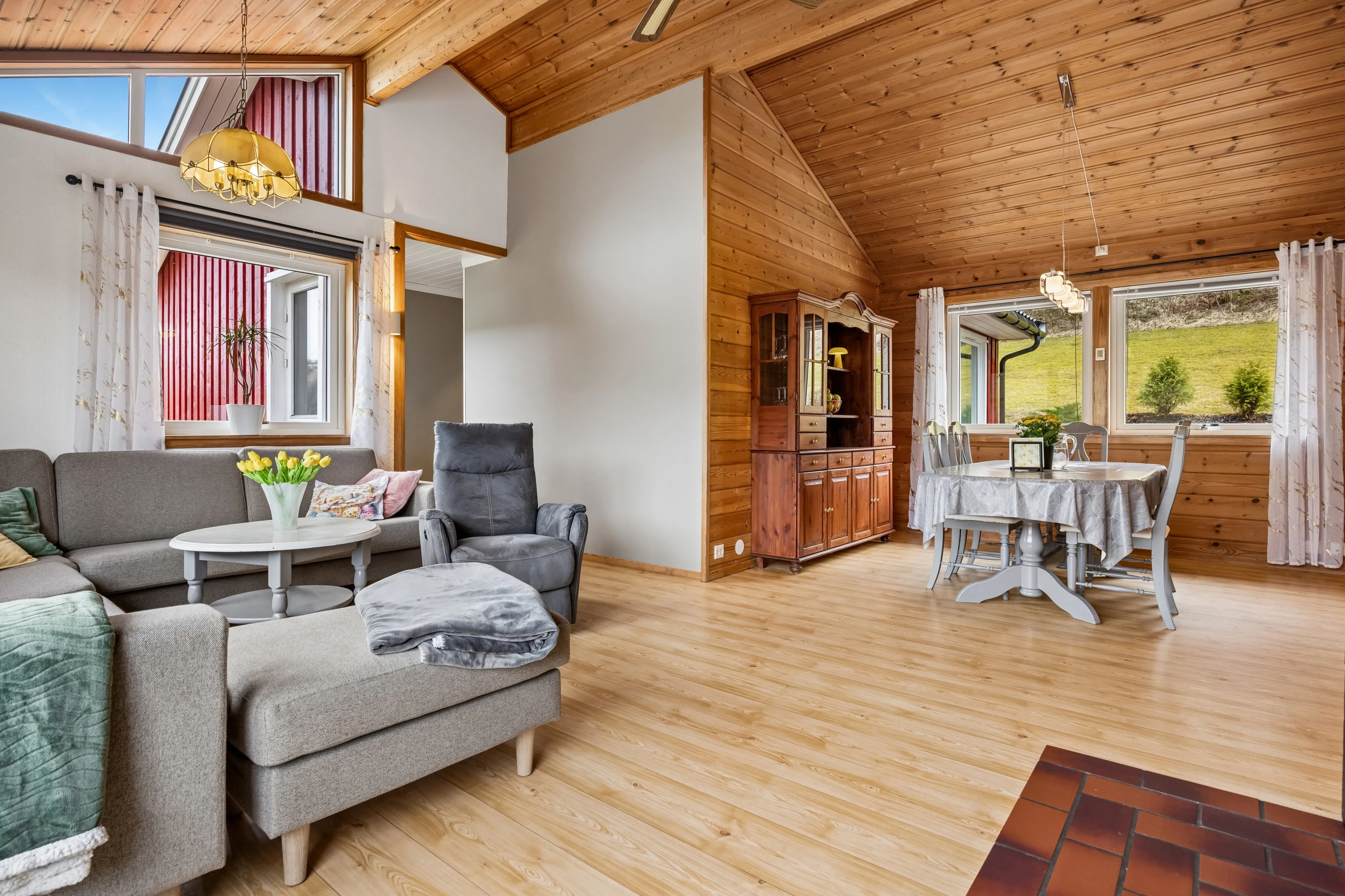 Das Familienhaus Vinjeøra mit Blick auf den Fjord und viel Platz - Bild 18 von 38 anzeigen