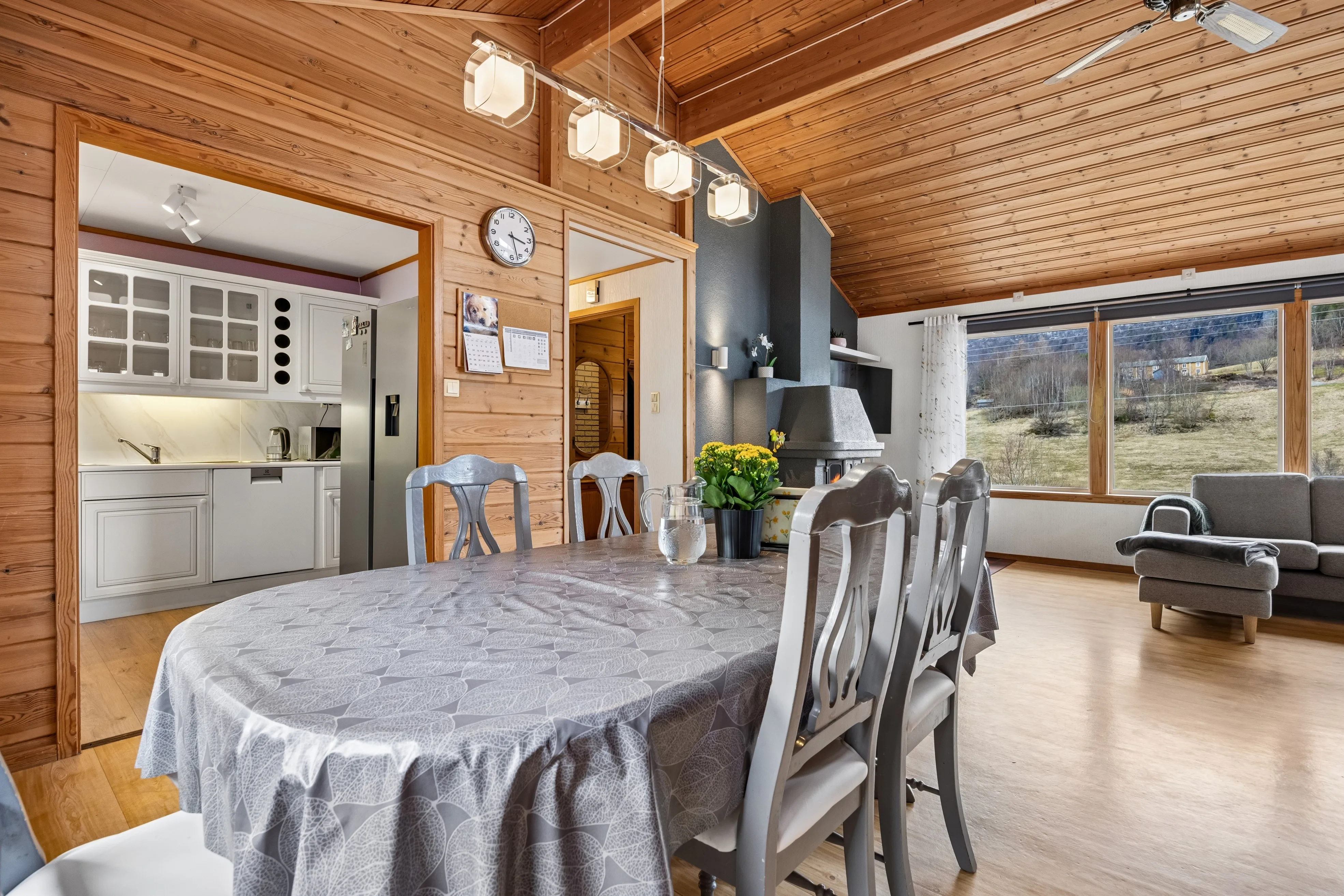 Das Familienhaus Vinjeøra mit Blick auf den Fjord und viel Platz - Bild 20 von 38 anzeigen