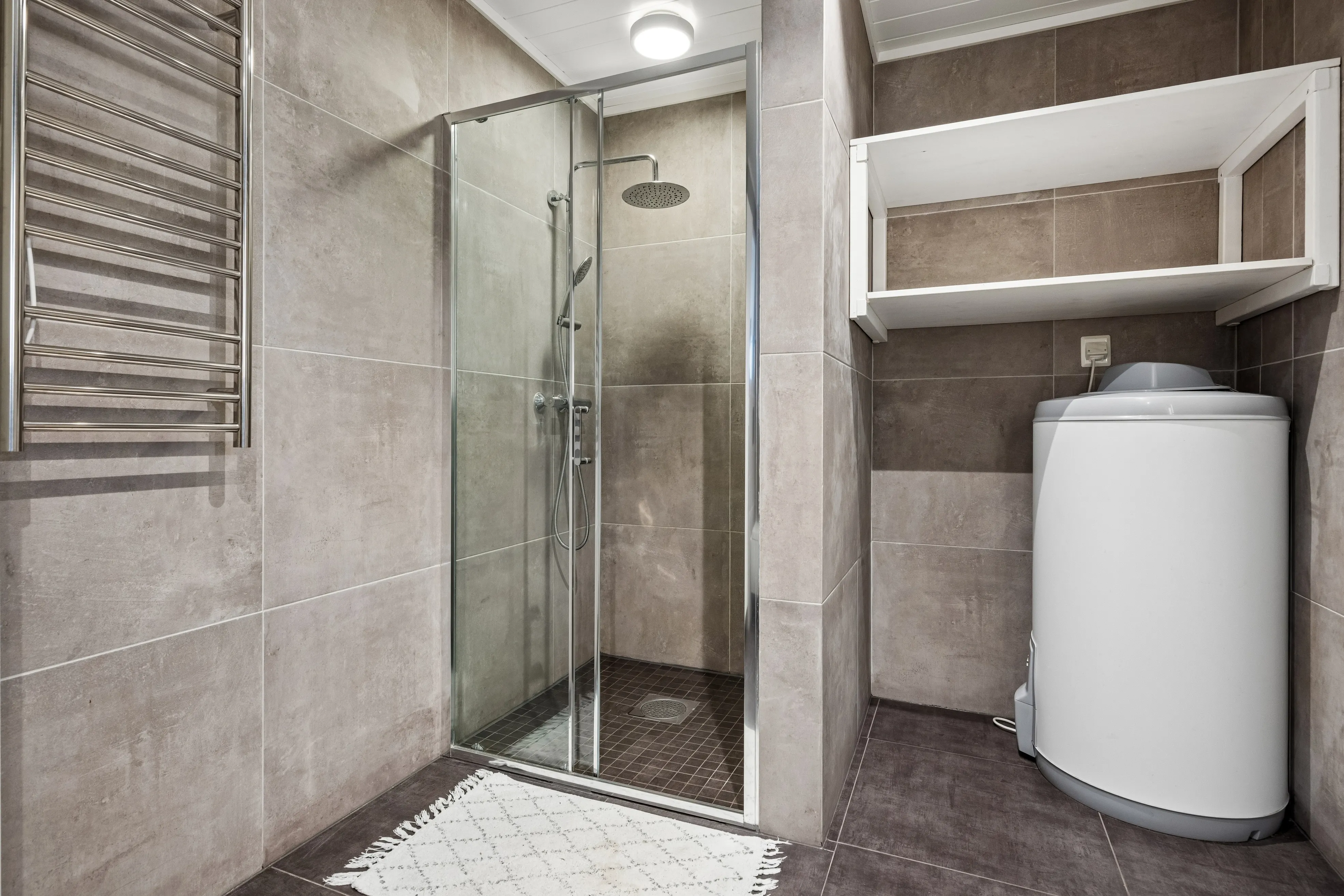 Das Familienhaus Vinjeøra mit Blick auf den Fjord und viel Platz - Bild 24 von 38 anzeigen