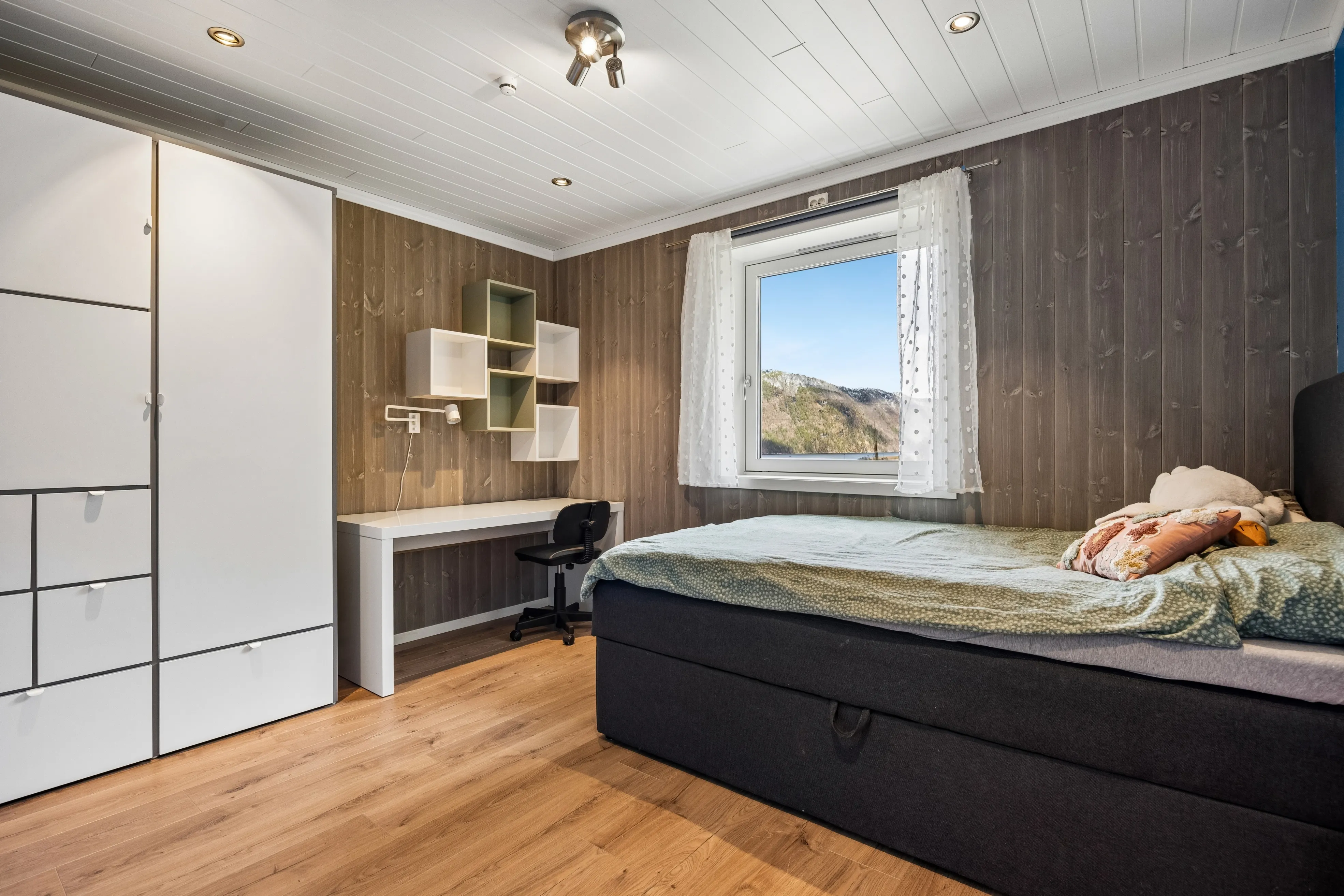 Das Familienhaus Vinjeøra mit Blick auf den Fjord und viel Platz - Bild 31 von 38 anzeigen