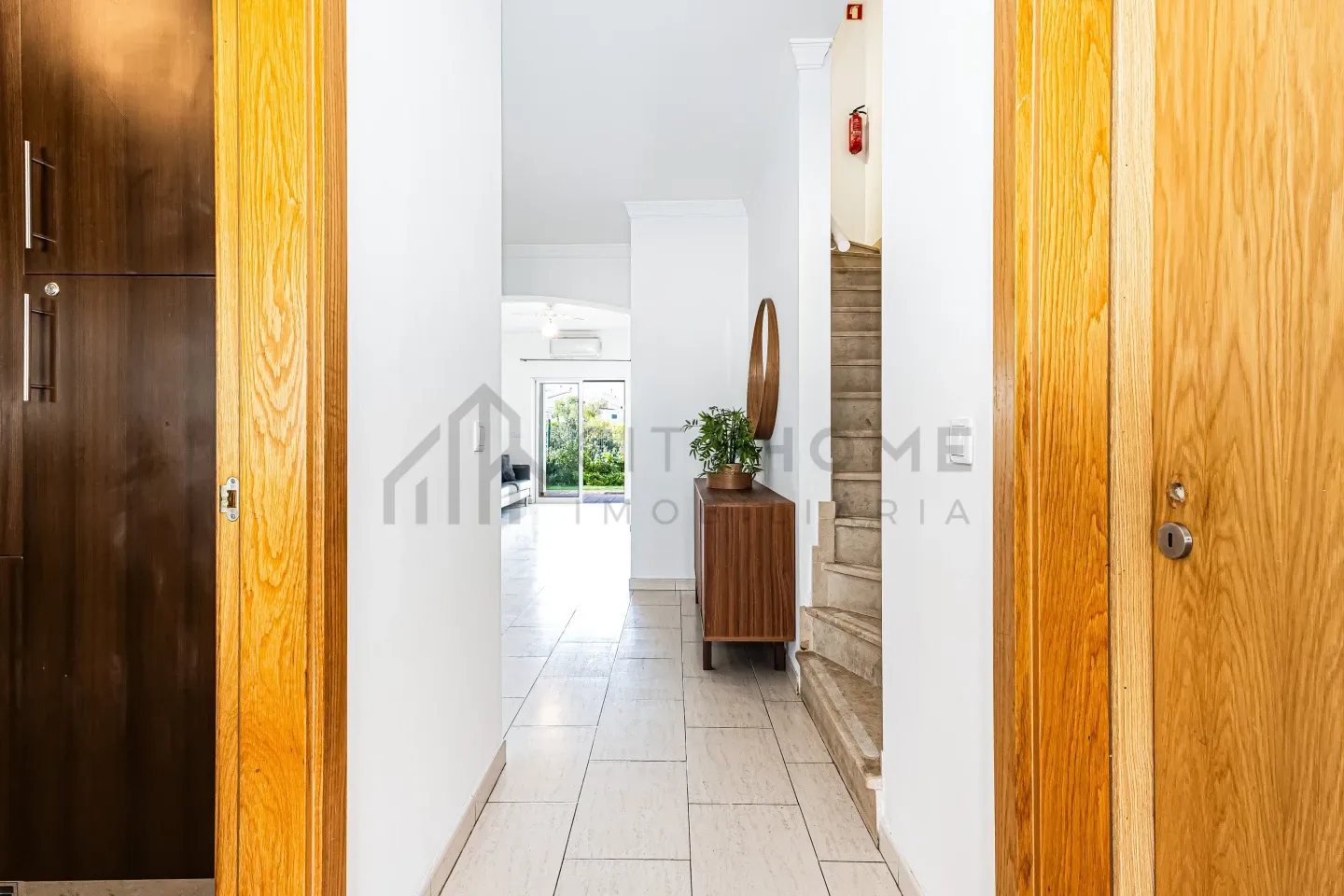 Expansive Albufeira Townhouse with Pool and Scenic Terraces - Image 4