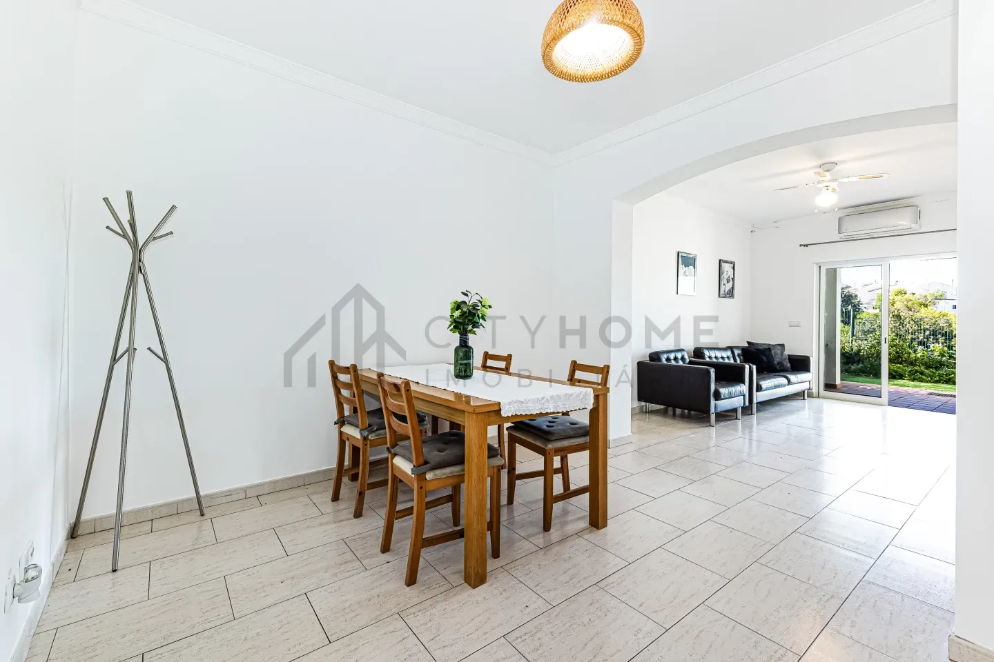 Expansive Albufeira Townhouse with Pool and Scenic Terraces - View image 11 of 31