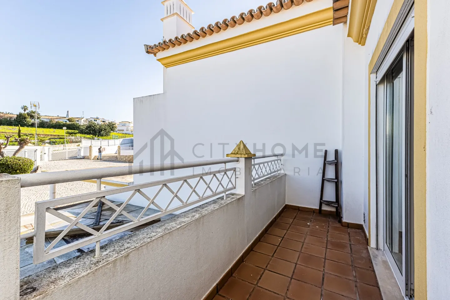 Expansive Albufeira Townhouse with Pool and Scenic Terraces - View image 26 of 31