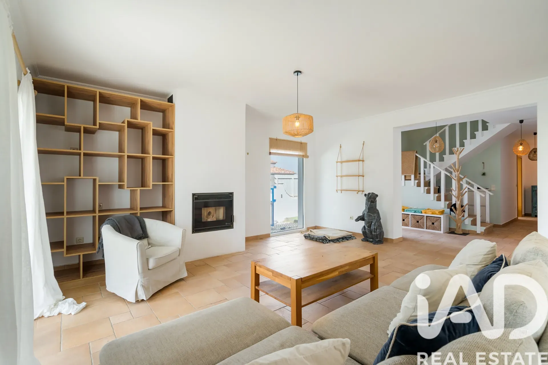 Contemporary 4-Bedroom House with Pool in Azeitão, Ideal for Modern Living - View image 6 of 35